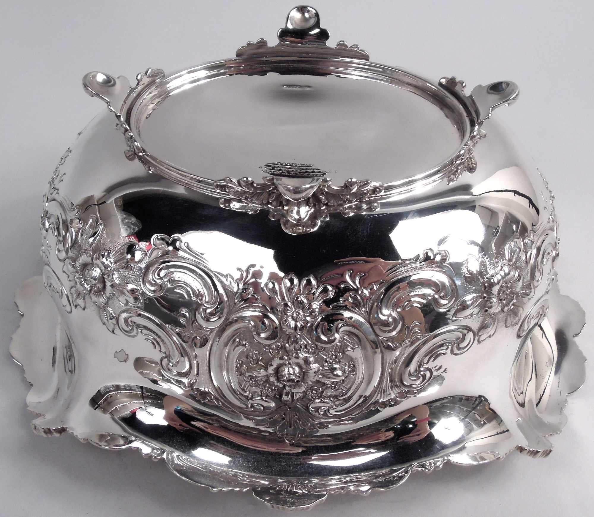 Tiffany Victorian Classical Sterling Silver Shell & Scroll Bowl For Sale 5