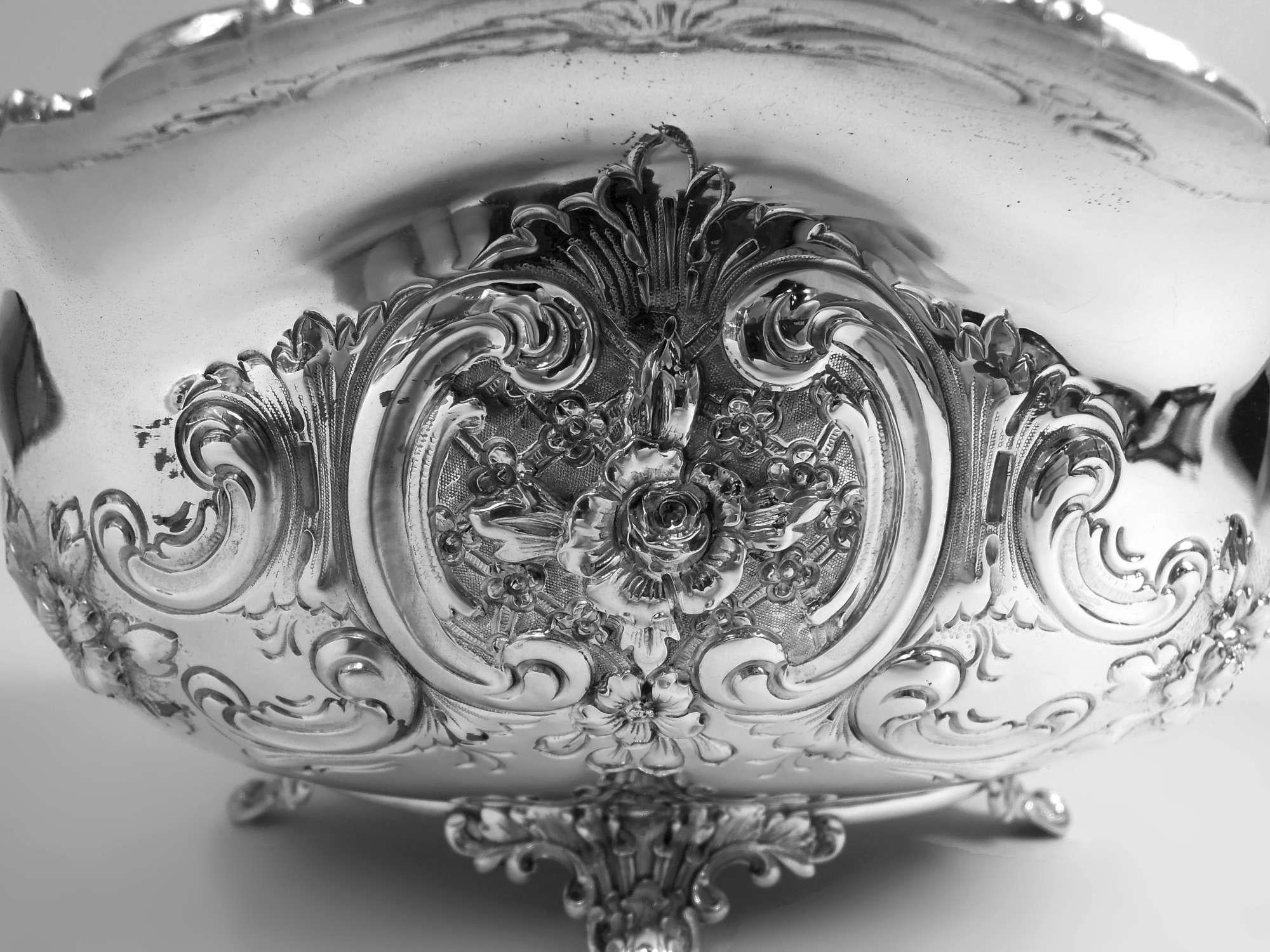 Tiffany Victorian Classical Sterling Silver Shell & Scroll Bowl For Sale 2