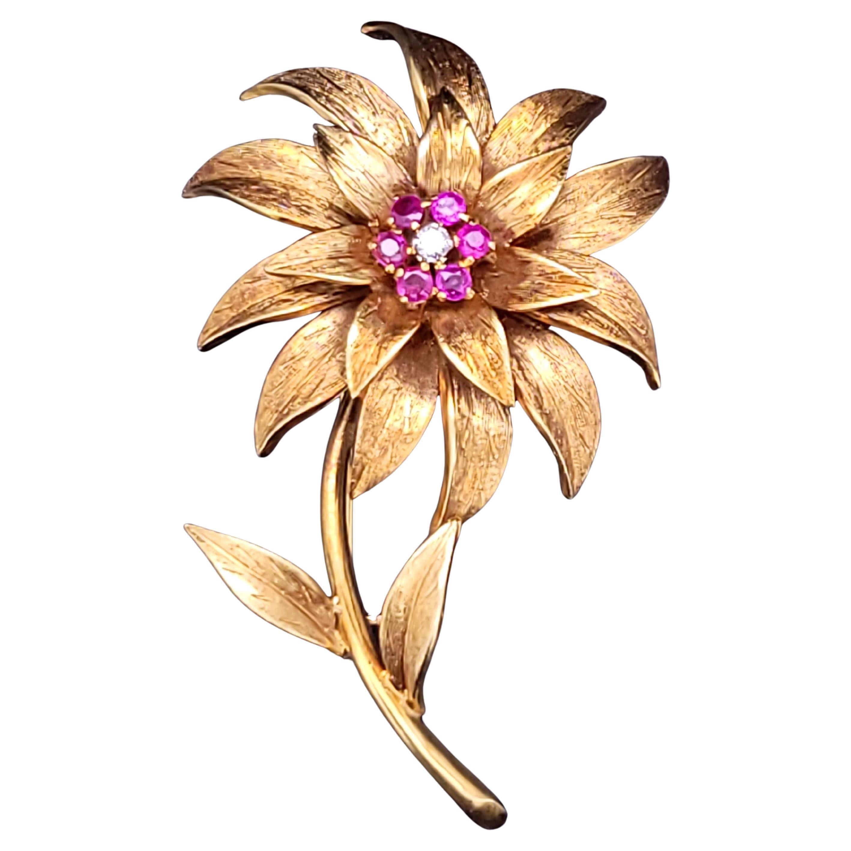 Broche Tiffany Vintage avec rubis et diamant en or jaune 18K