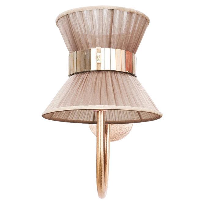TIFFANY  

La primera, 
Audrey inspiró el icónico

Te presentamos la impresionante colección de lámparas Tiffany de Sabrina.
Año tras año, Sabrina Landini perpetúa su excepcional maestría, ofreciendo mucho más que una lámpara: un toque de