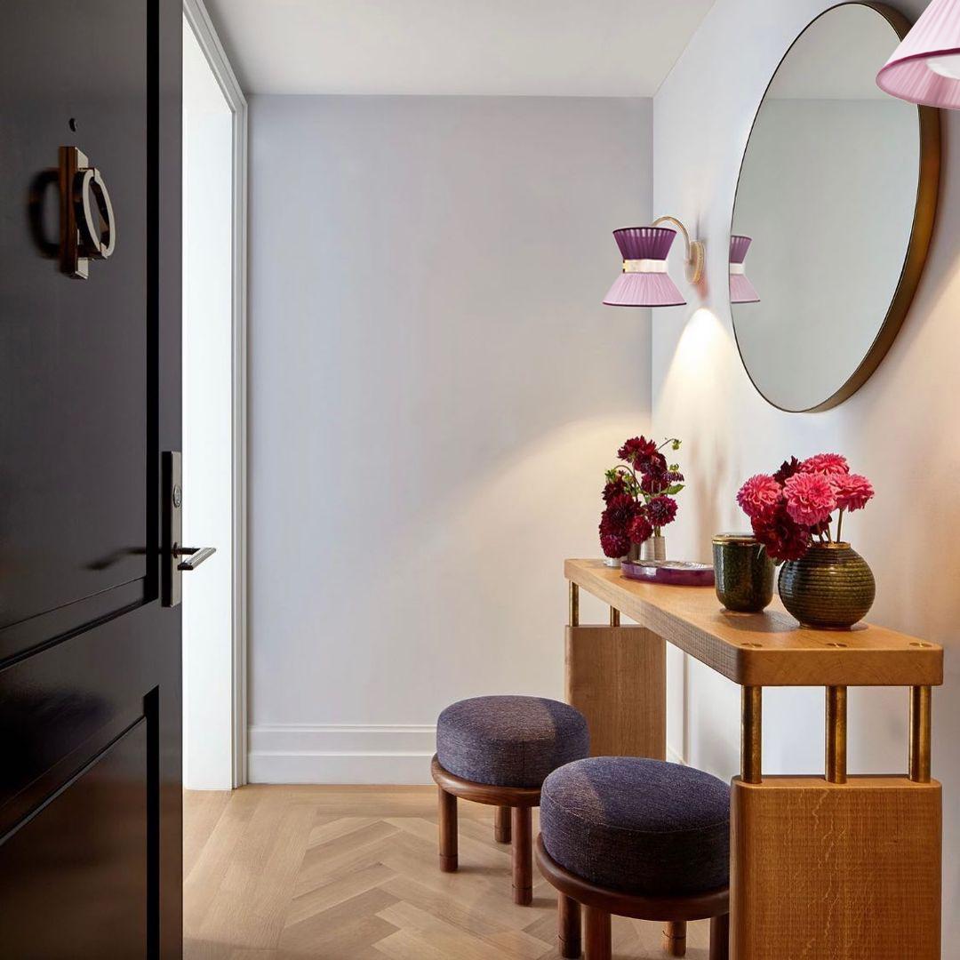 XXIe siècle et contemporain Support mural Tiffany 23 en soie violette, laiton vieilli, verre argenté en vente