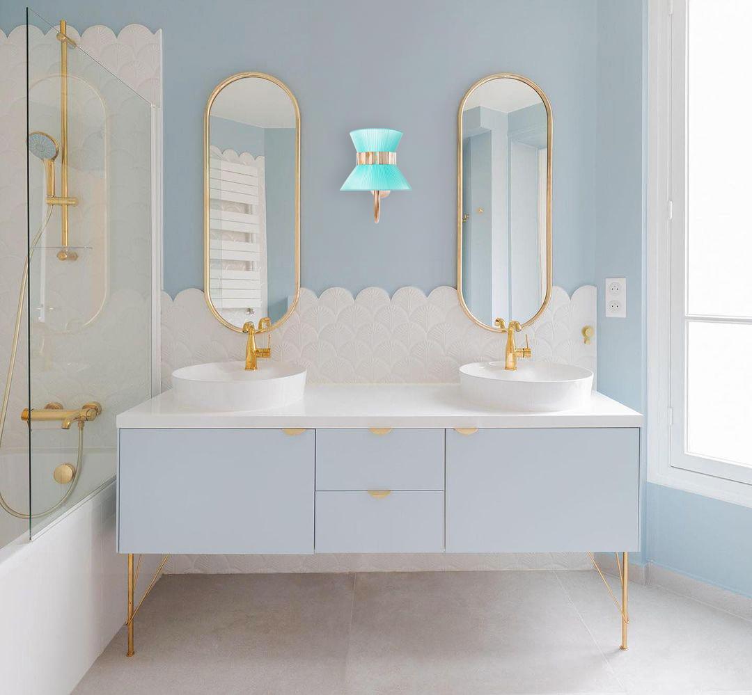 XXIe siècle et contemporain Support mural Tiffany 23 Turqouise Soie, Laiton Ancien, Verre Argenté en vente