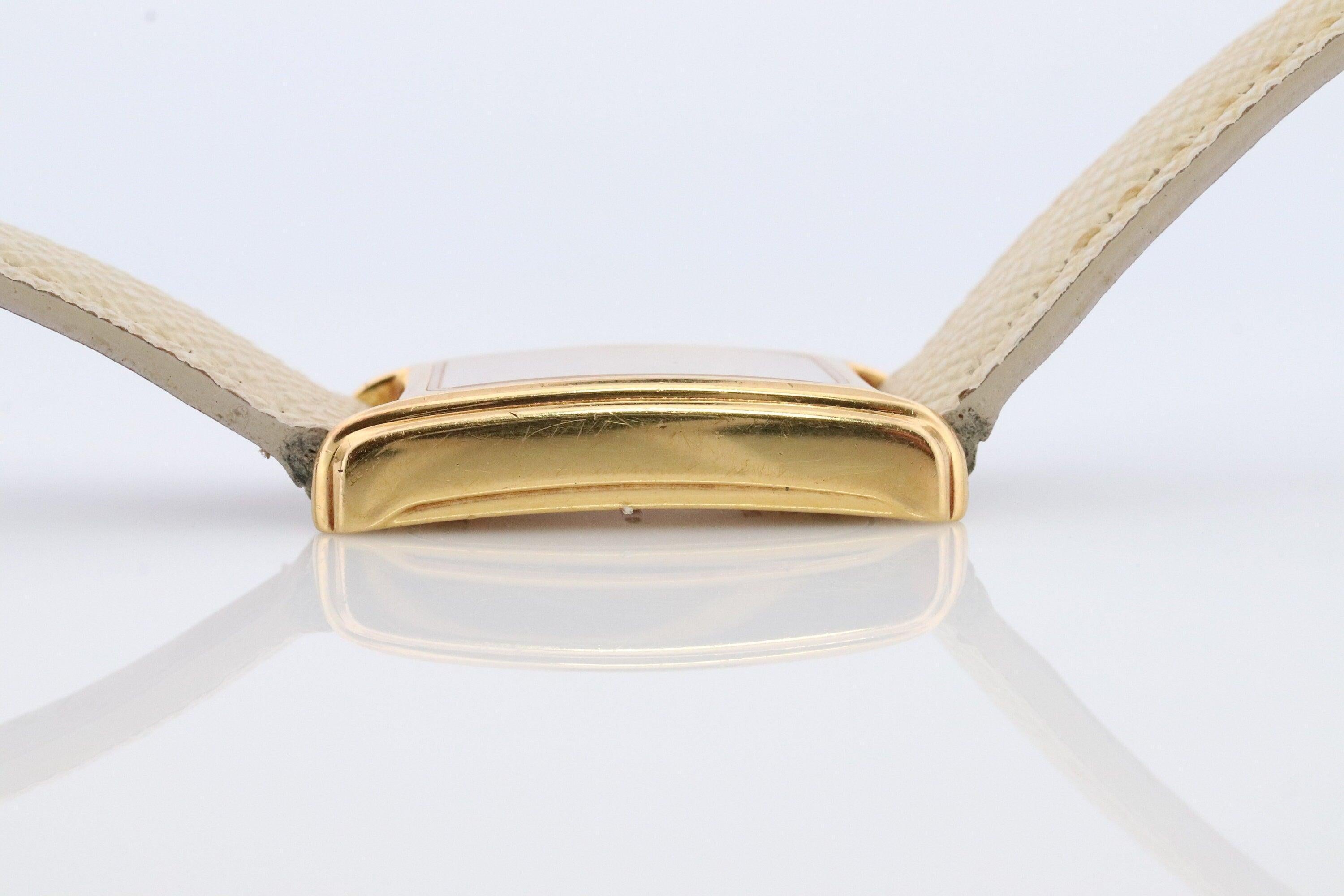 Tiffany Uhr. 18 Karat Gelbgold Tiffany & Co Tank-Uhr. Damen L 0430 750 Gold im Zustand „Gut“ in Port Charlotte, FL