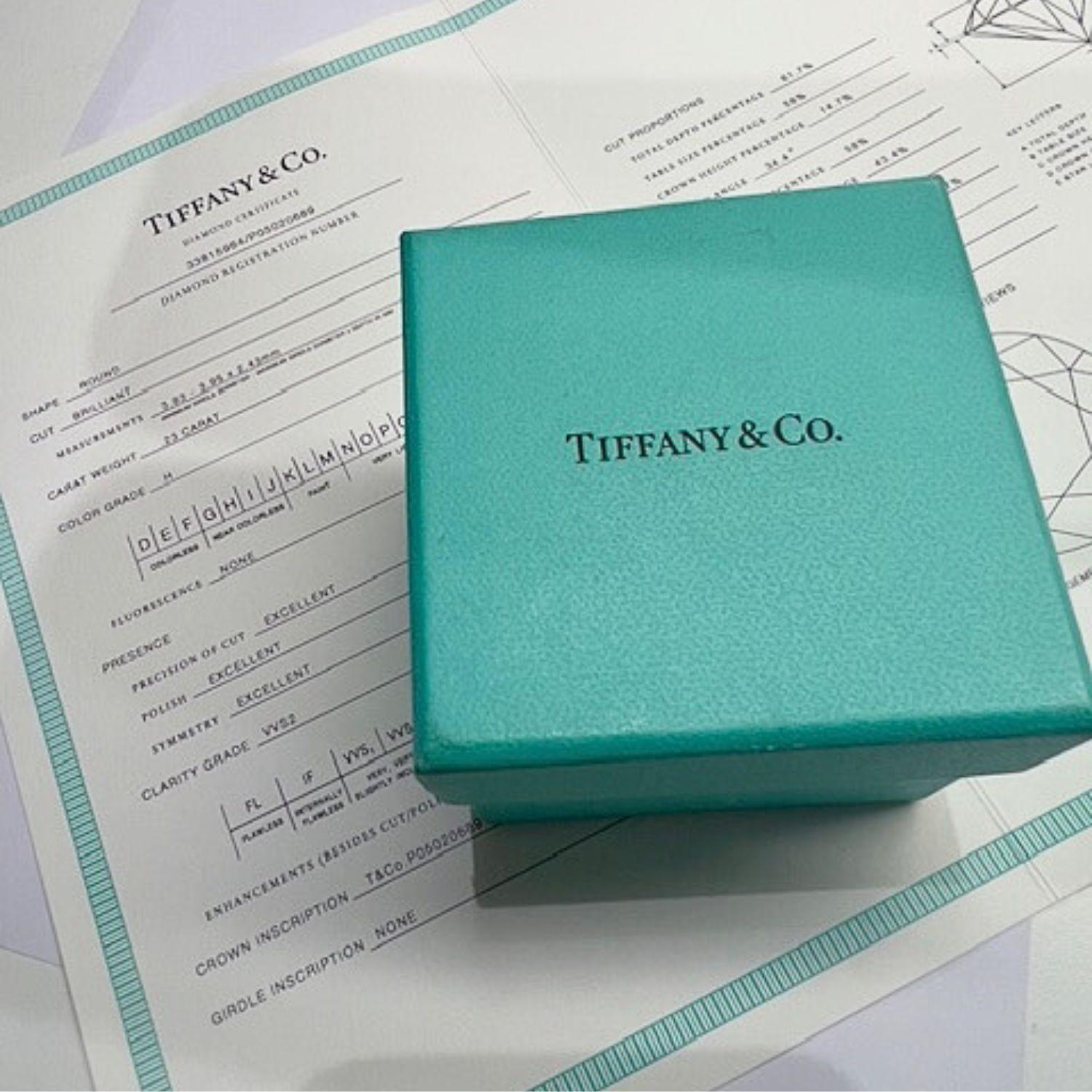 Women's or Men's Tiffany&Co 0.23 ct Diamonds  Platinum Solitaire and Band ring Set For Sale