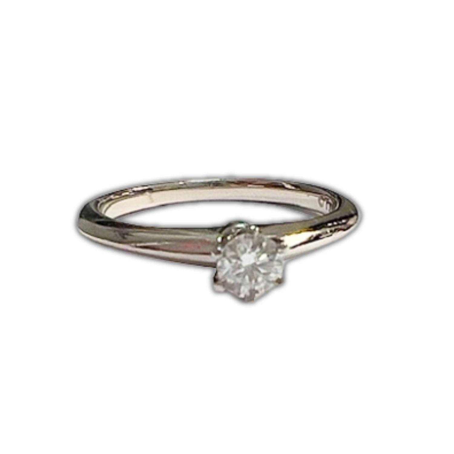 Tiffany & Co 0,23 ct Diamants  Ensemble solitaire et bague en vente 1