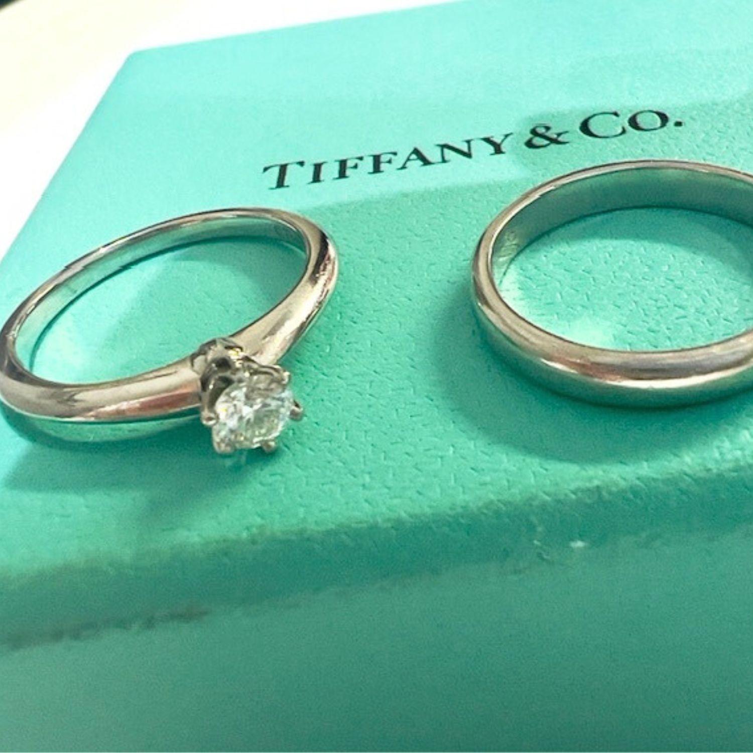 Tiffany&Co 0.23 ct Diamonds  Platinum Solitaire and Band ring Set For Sale 2
