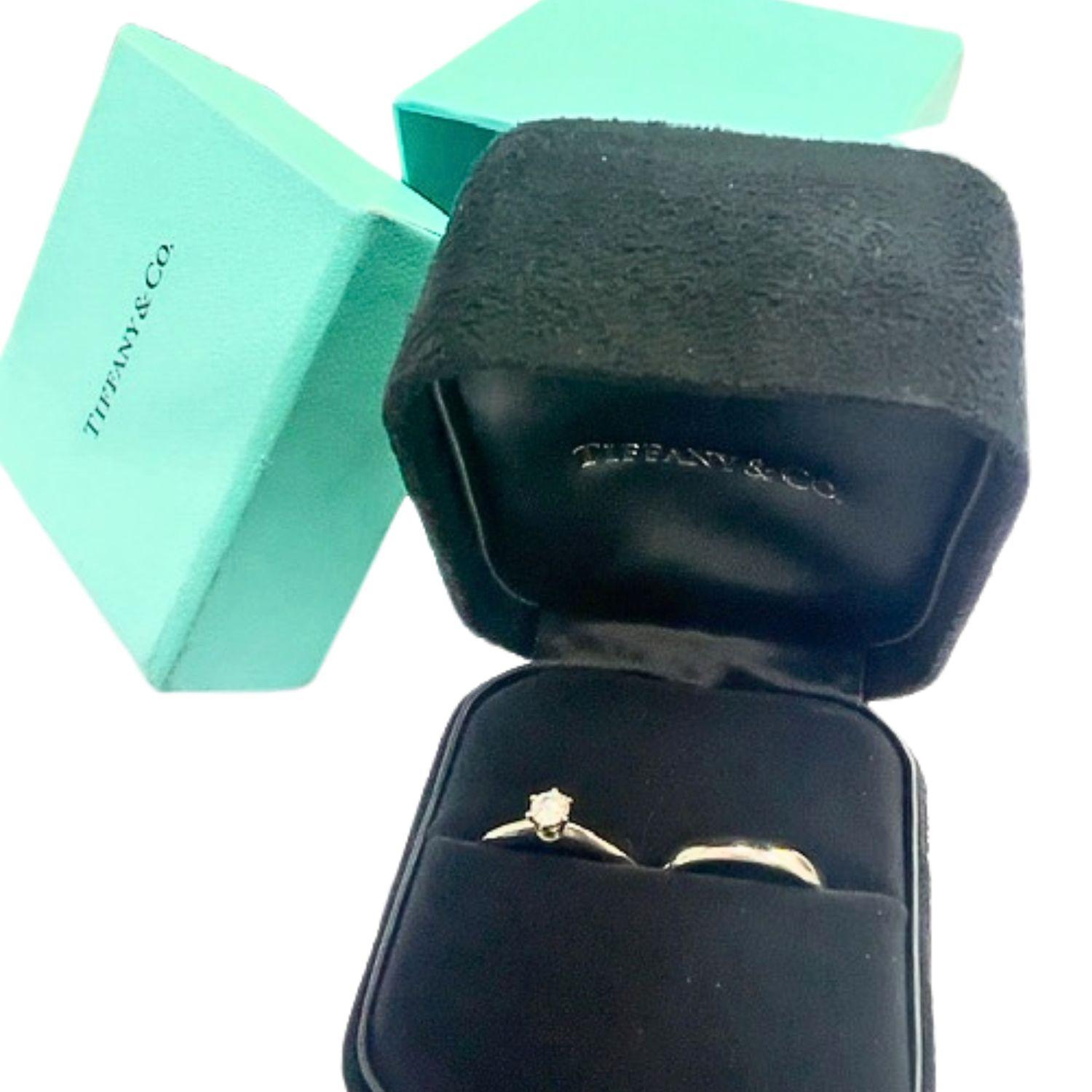 Tiffany&Co 0.23 ct Diamonds  Platinum Solitaire and Band ring Set For Sale 3