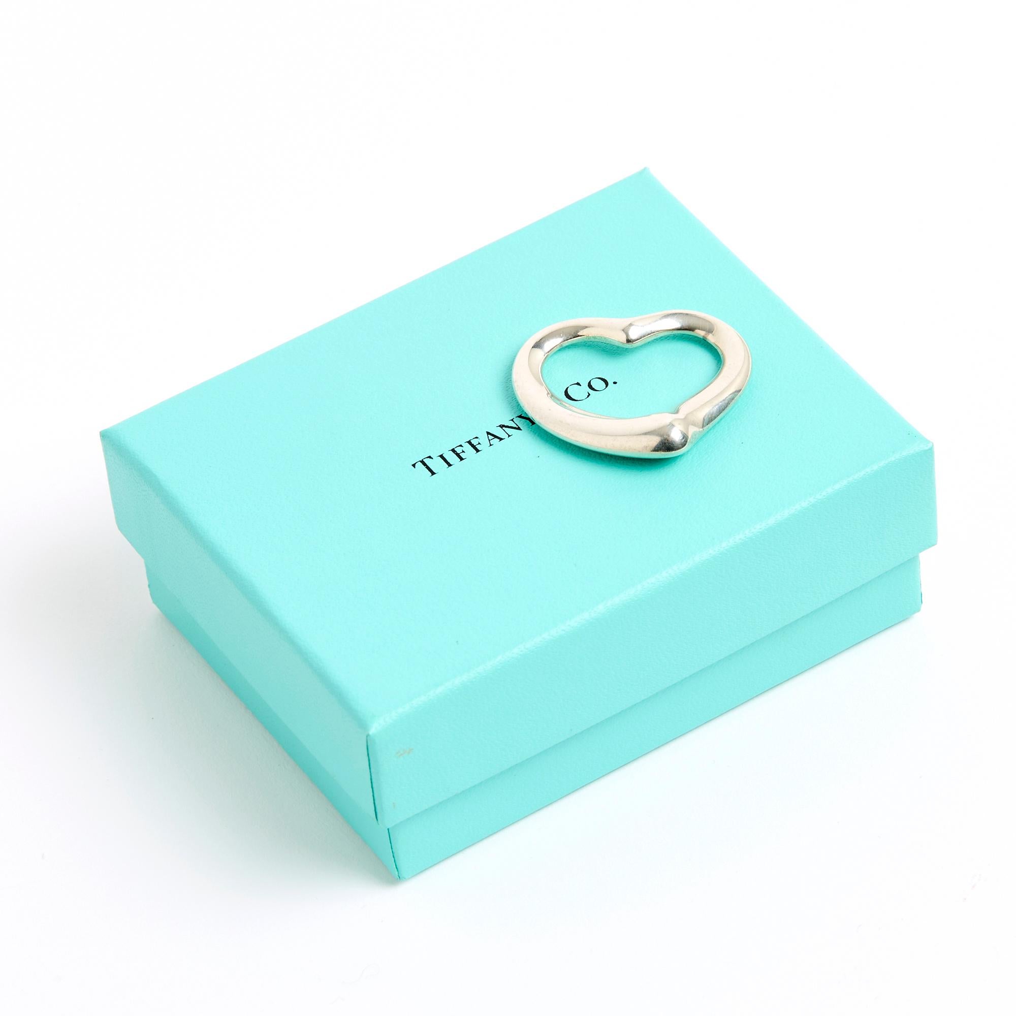 Pendentif Tiffany&Co Open Heart Silver GM par Elsa Peretti Unisexe en vente