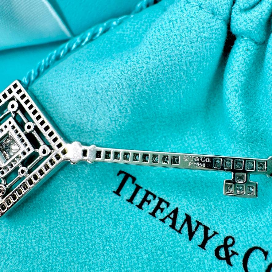 Tiffany & Co Colección Grace Llave de Diamantes Platino 2'' Grande en Excelente estado para la venta en New York, NY