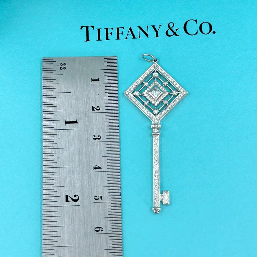 Tiffany & Co Colección Grace Llave de Diamantes Platino 2'' Grande en venta 1