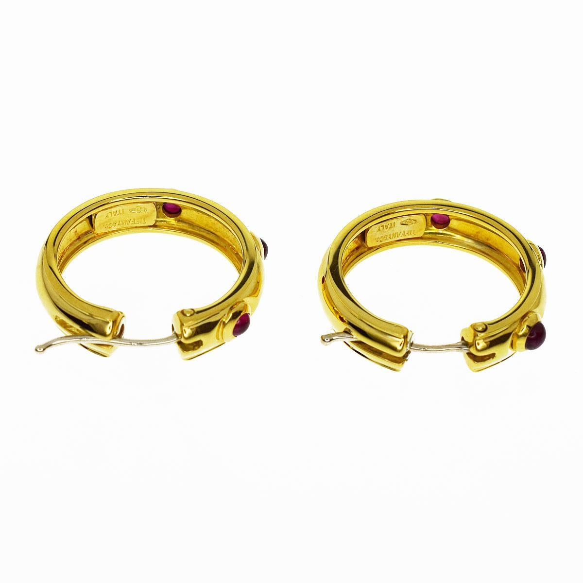 Tiffany & Co. Ruby 18 Karat Yellow Gold Studs Earrings In Good Condition In Tokyo, JP