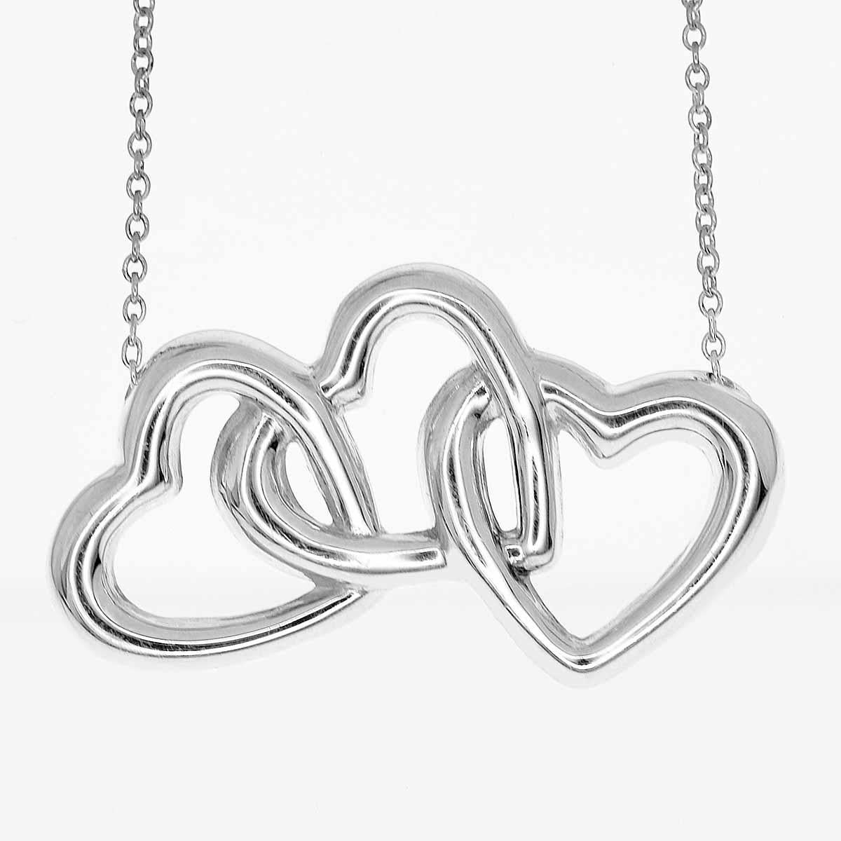 Brand:TIFFANY&Co.
Name:Triple open heart necklace
Material:Sterling Silver
Weight:3.0g（Approx)
neck around:43cm / 16.92in（Approx)
Top size:W30mm×H14mm / W1.18in×H0.55in（Approx)
Comes with:Tiffany box
Comment:Box is dirty