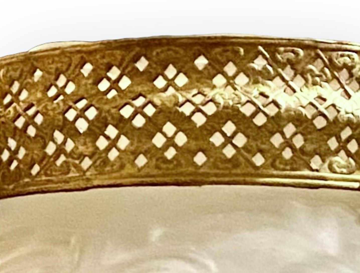 Tiffin Glass Company Glass Poppies Vase with Pierced Ormolu in vendita 3