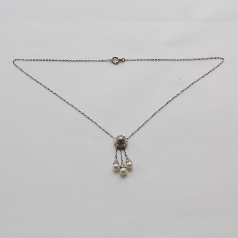 Tiffnay & Co. Edwardian Platinum Pearl and Diamond Necklace In Excellent Condition For Sale In Amsterdam, NL