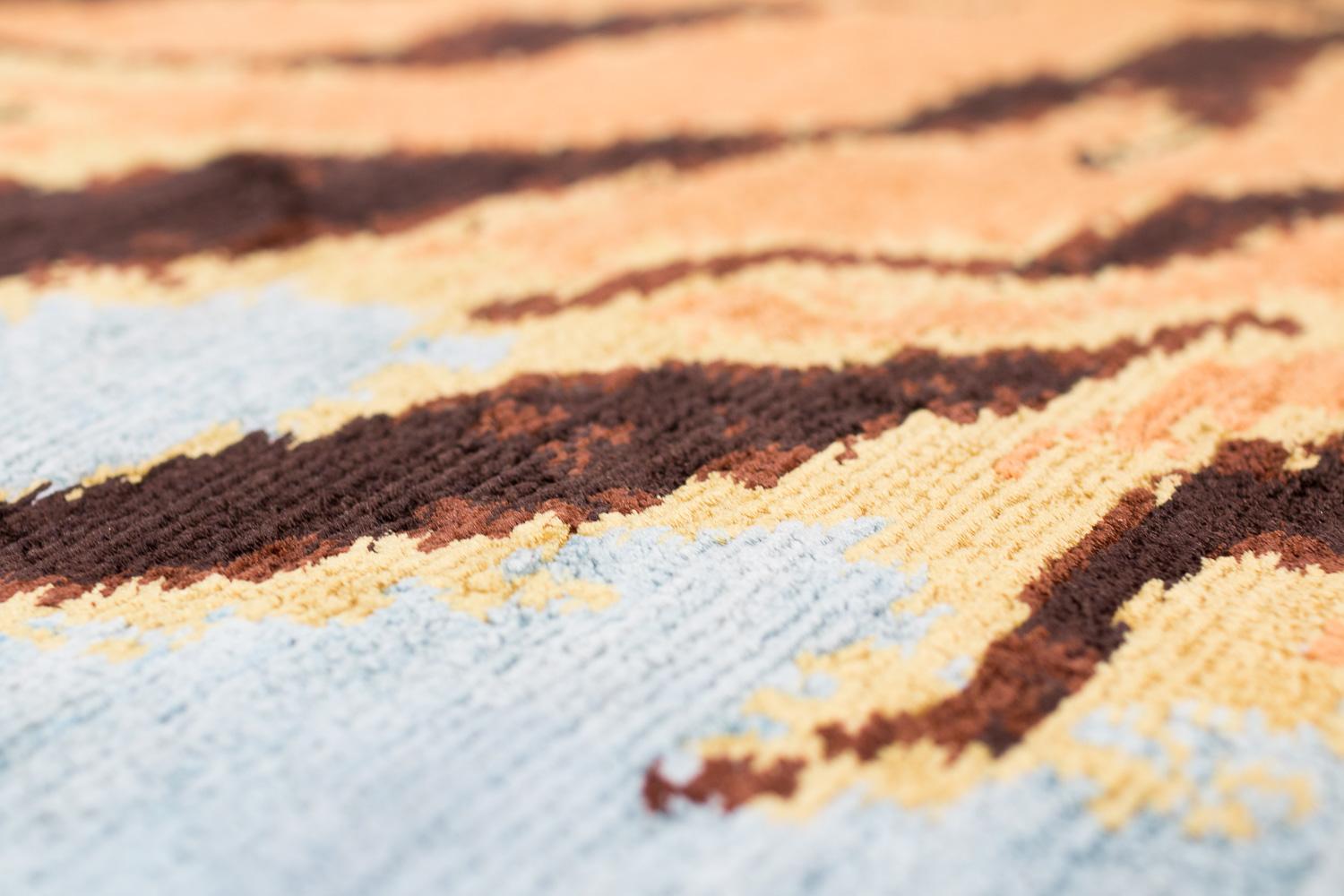 XXIe siècle et contemporain Tapis en soie fait à la main, imprimé animal caramel de tigre par Joseph Carini en vente