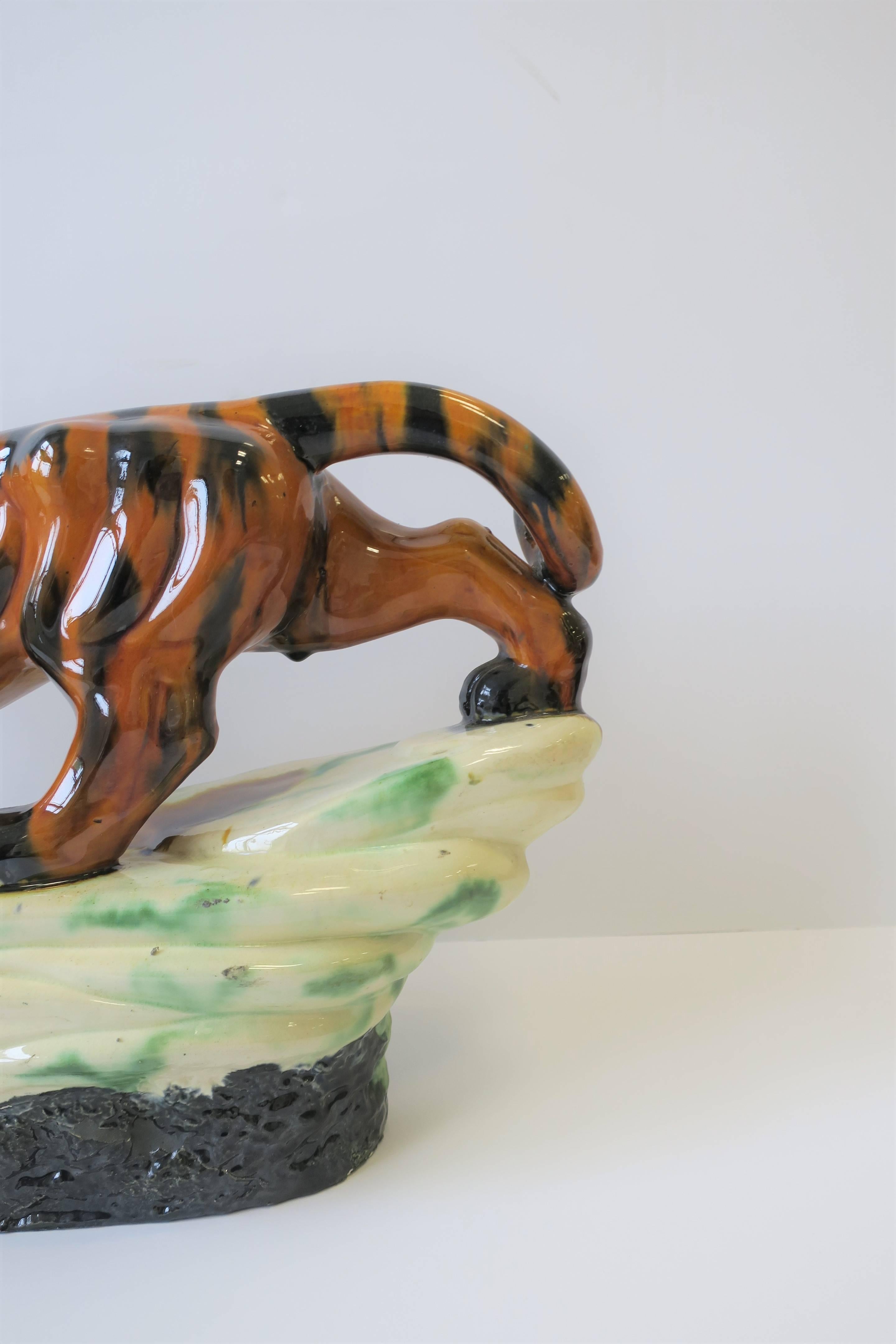 Tiger Cat Animal Ceramic Sculpture in the Art Deco Style In Good Condition In New York, NY