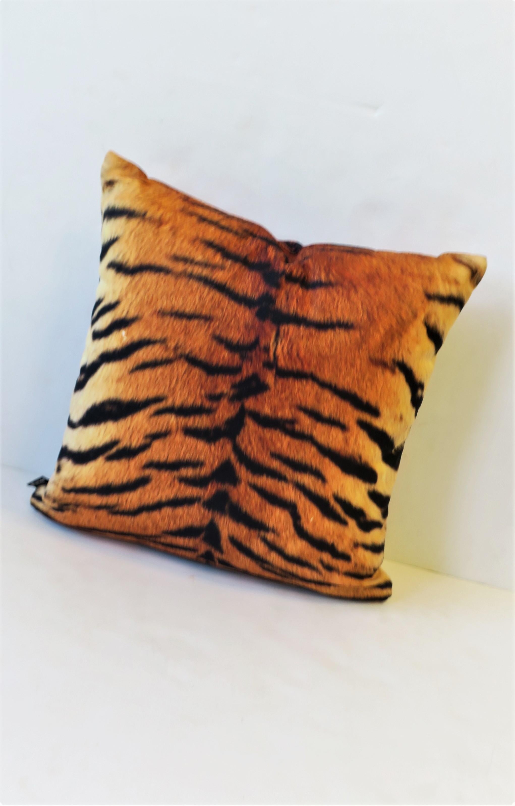 Tiger Cat Animal Print Cotton Throw Pillow In Excellent Condition For Sale In New York, NY