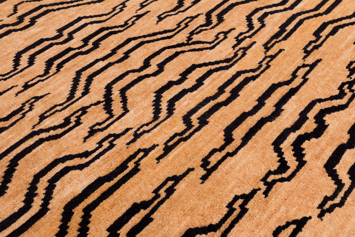 Tapis de course d'accessoires en laine imprimé animal tigré fait à la main par Joseph Carini en vente 2