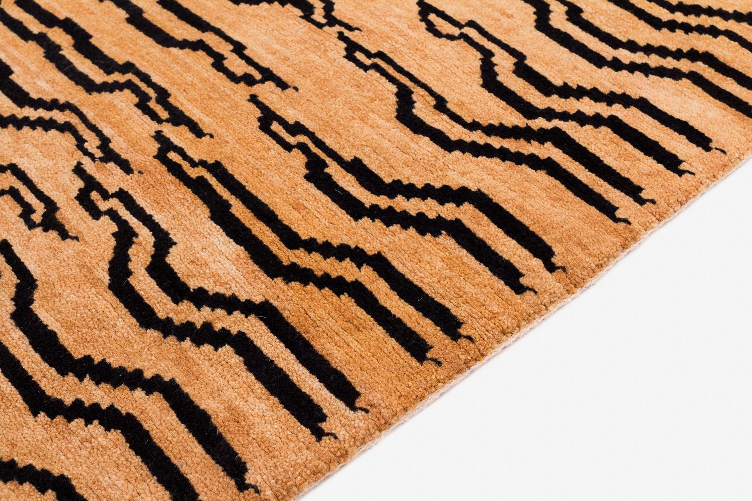 Tapis de course d'accessoires en laine imprimé animal tigré fait à la main par Joseph Carini Neuf - En vente à New York, NY