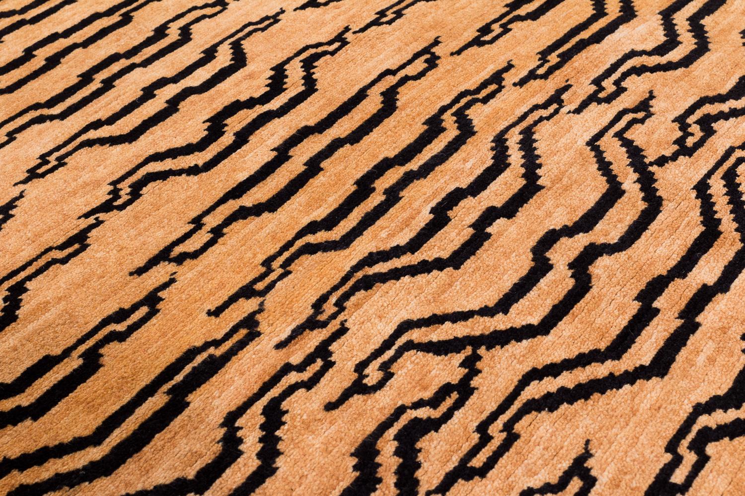 Tapis de course d'accessoires en laine imprimé animal tigré fait à la main par Joseph Carini en vente 1