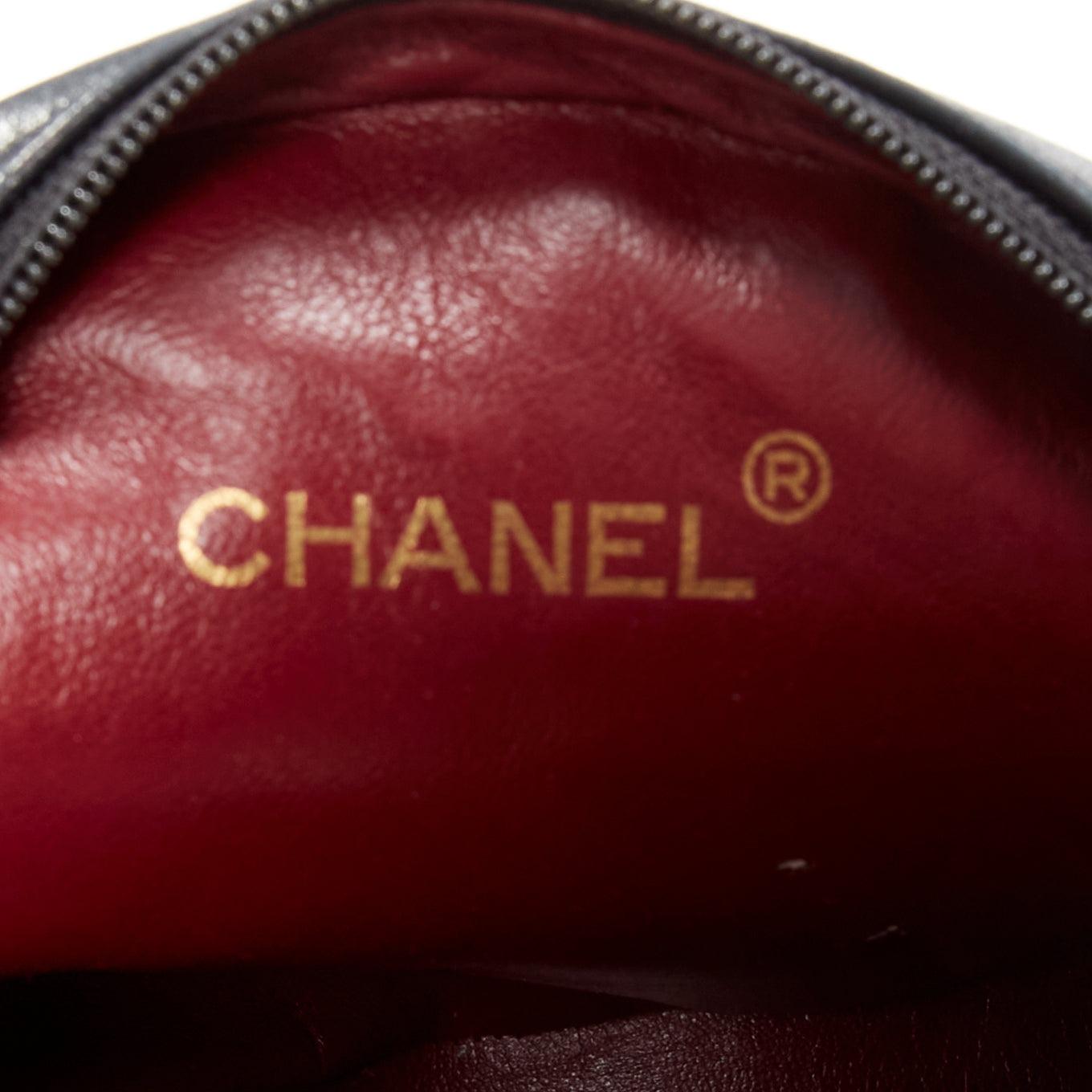 TIGER IN THE RAIN CHANEL Vintage I Love You applique round crossbody chain bag For Sale 8