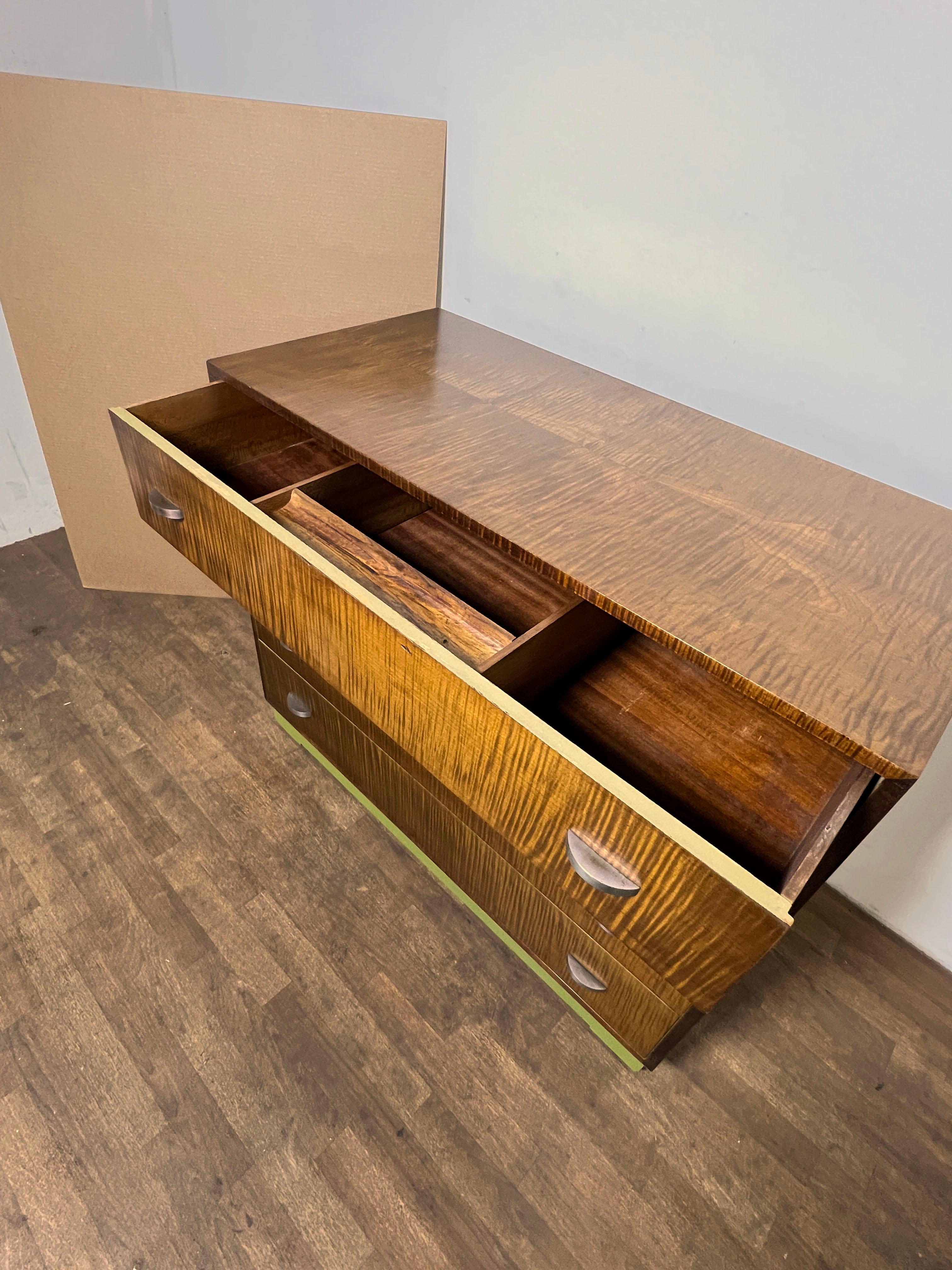 Tiger-Kommode aus Ahornholz mit Nickelgriffen, Eliel Saarinen zugeschrieben, ca. 1940er Jahre im Angebot 2