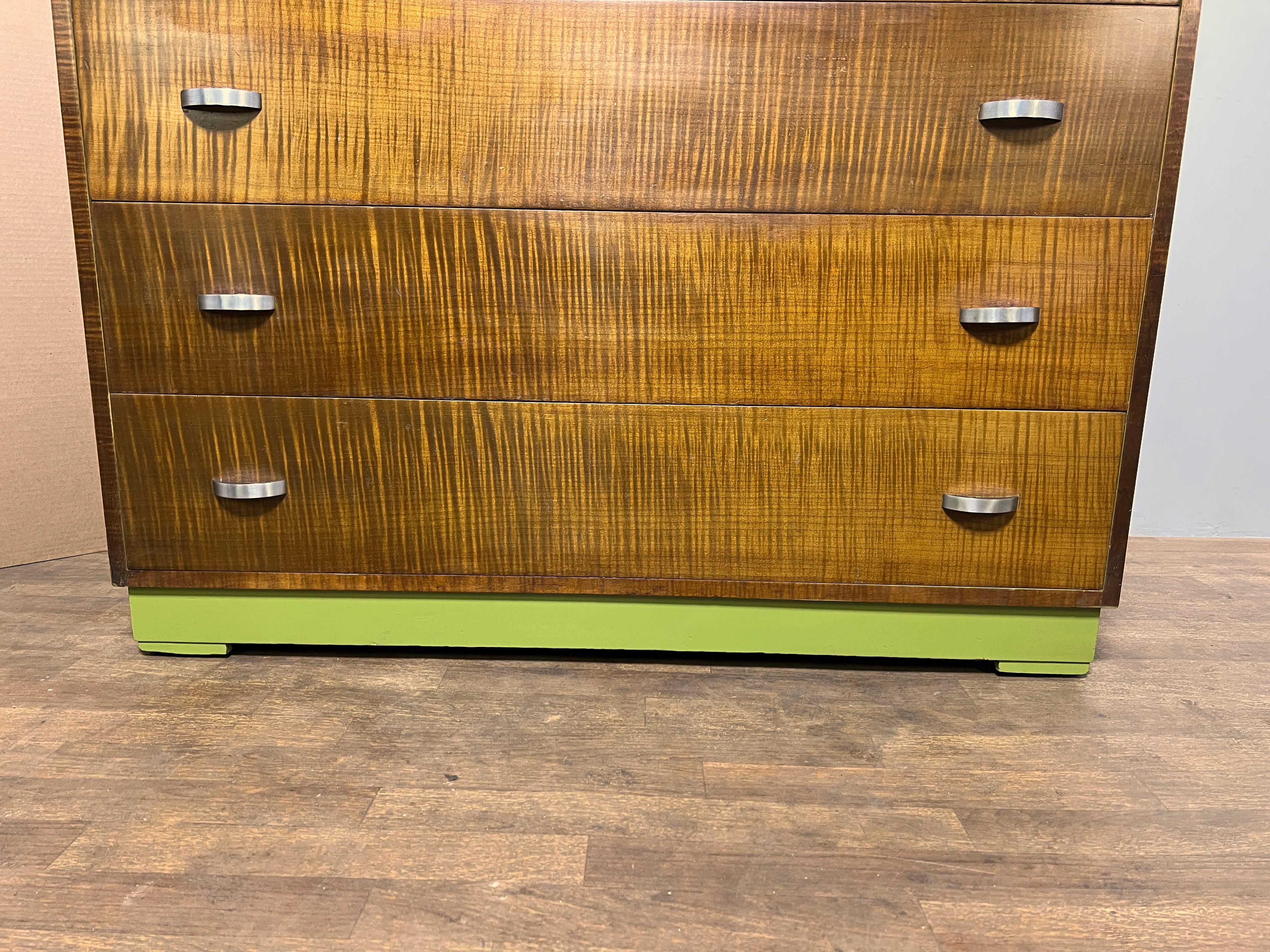 Tiger-Kommode aus Ahornholz mit Nickelgriffen, Eliel Saarinen zugeschrieben, ca. 1940er Jahre im Angebot 3