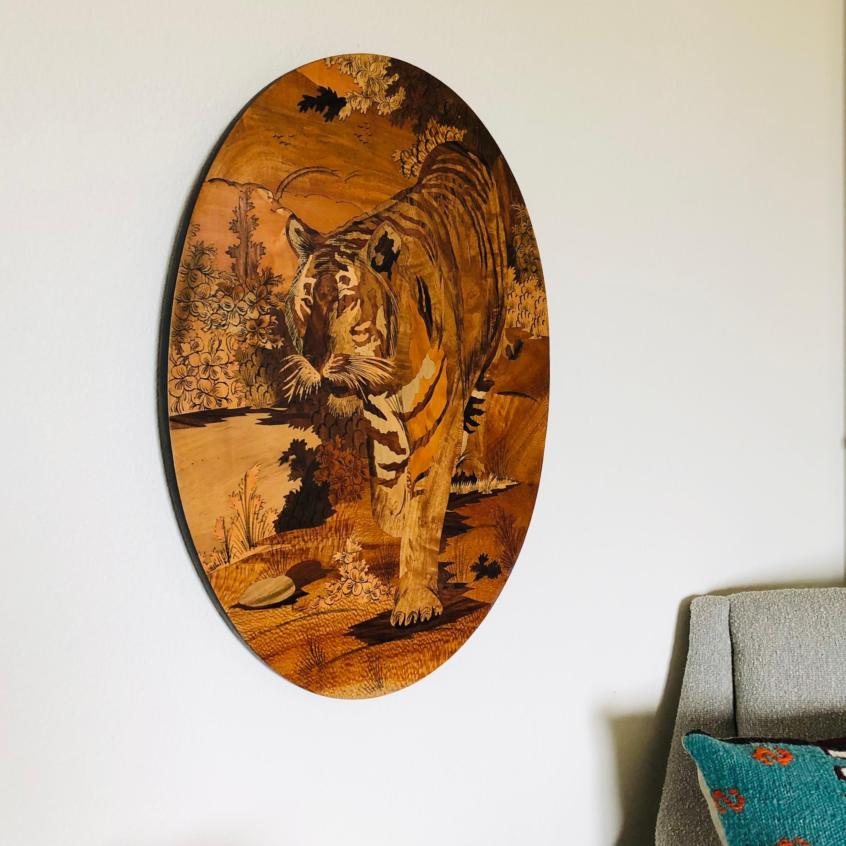Colgante de pared de marquetería de tigre siglo XX en venta