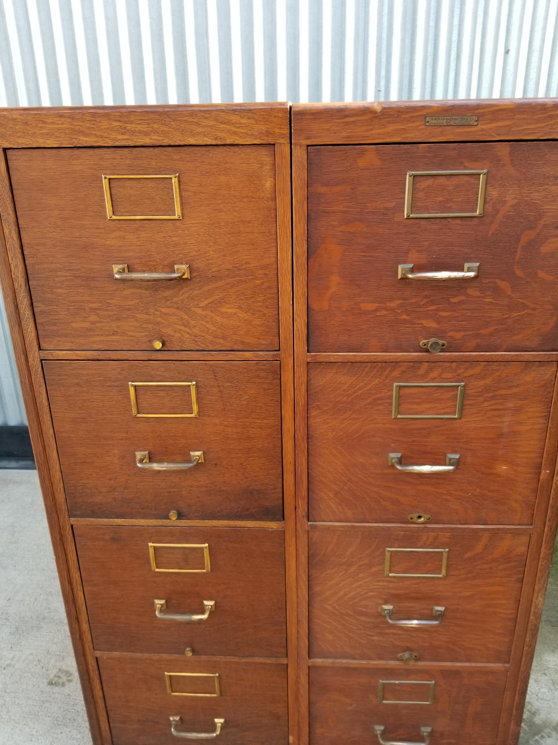 Tiger Oak File Cabinet, Early 20th Century In Good Condition In Fulton, CA