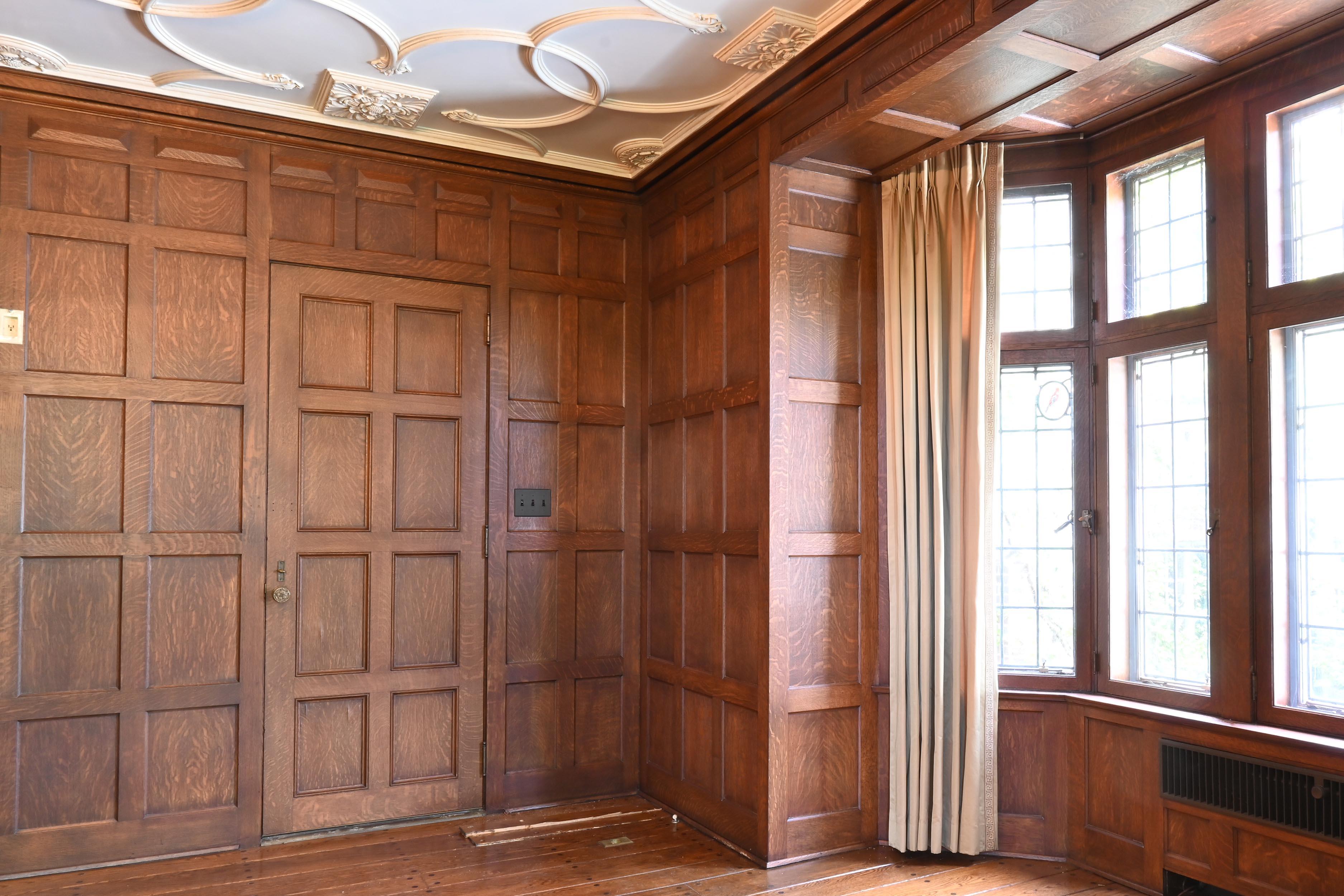 Cast Tiger Oak 'Quarter Sawn' 1929 Paneled Room & Doors Complete For Sale