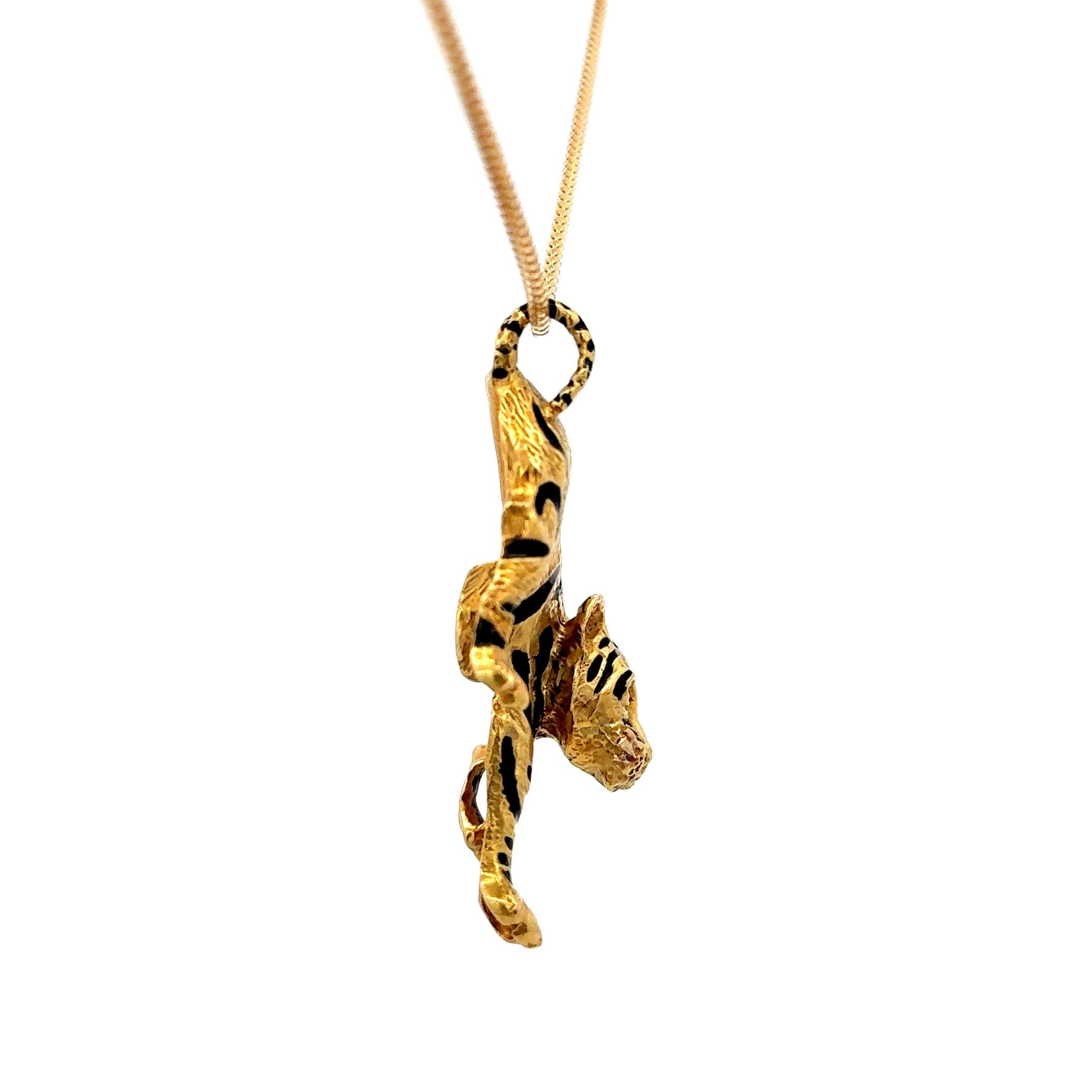 Women's or Men's Tiger Pendant Necklace 18K Yellow Gold & Black Enamel For Sale