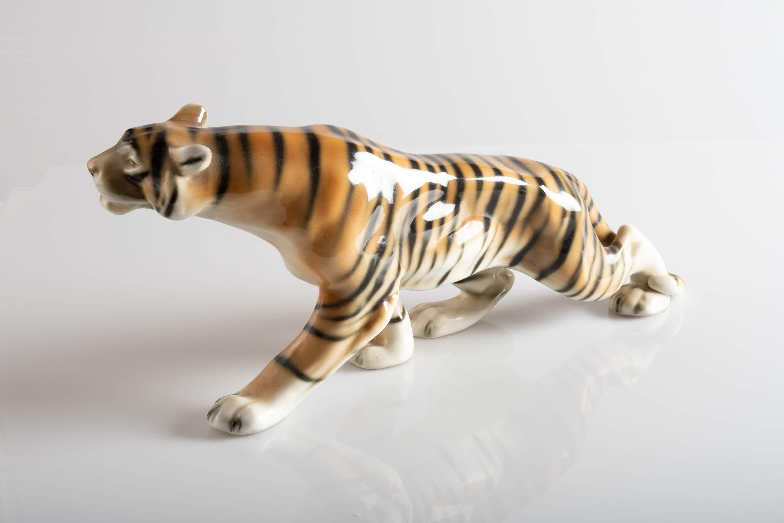 Mid-20th Century Tiger Porcelain Sculpture, Italy, circa 1950 For Sale