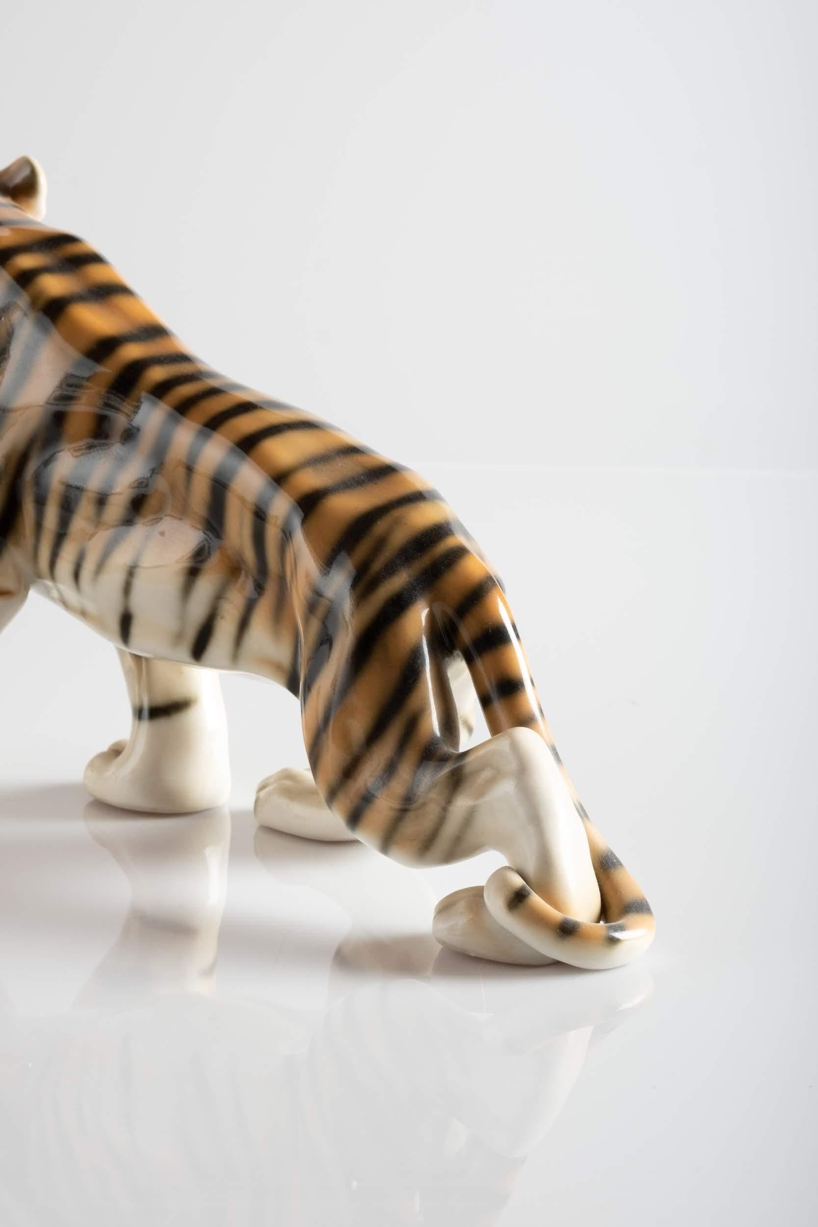 Tiger Porcelain Sculpture, Italy, circa 1950 For Sale 1