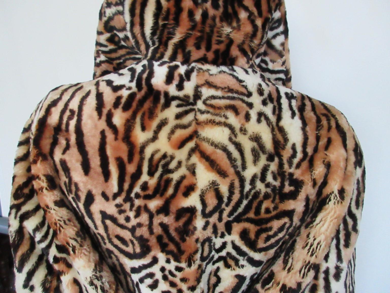 Women's or Men's Tiger Print Sheared Beaver Fur Coat For Sale