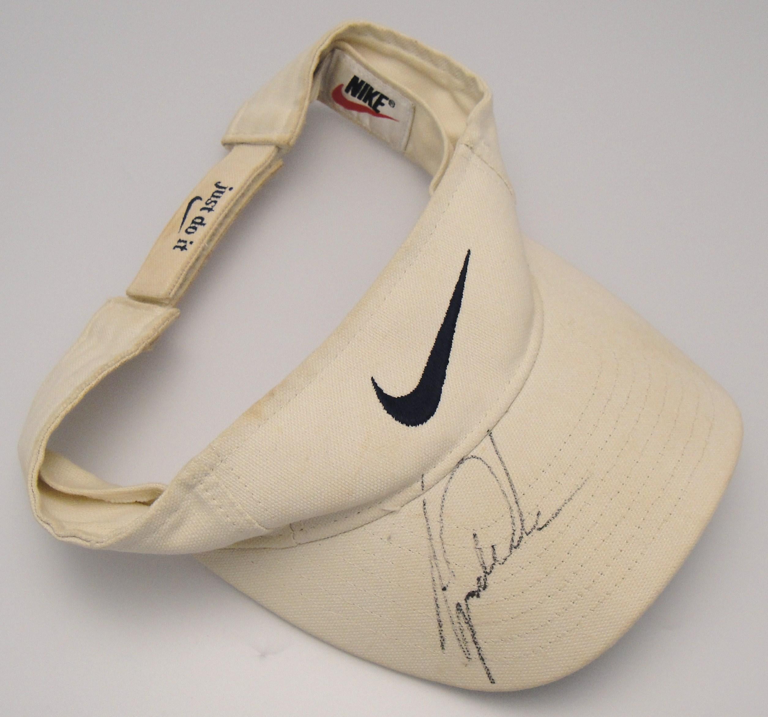 Contemporary Tiger Woods genuine autograph on golf sun visor