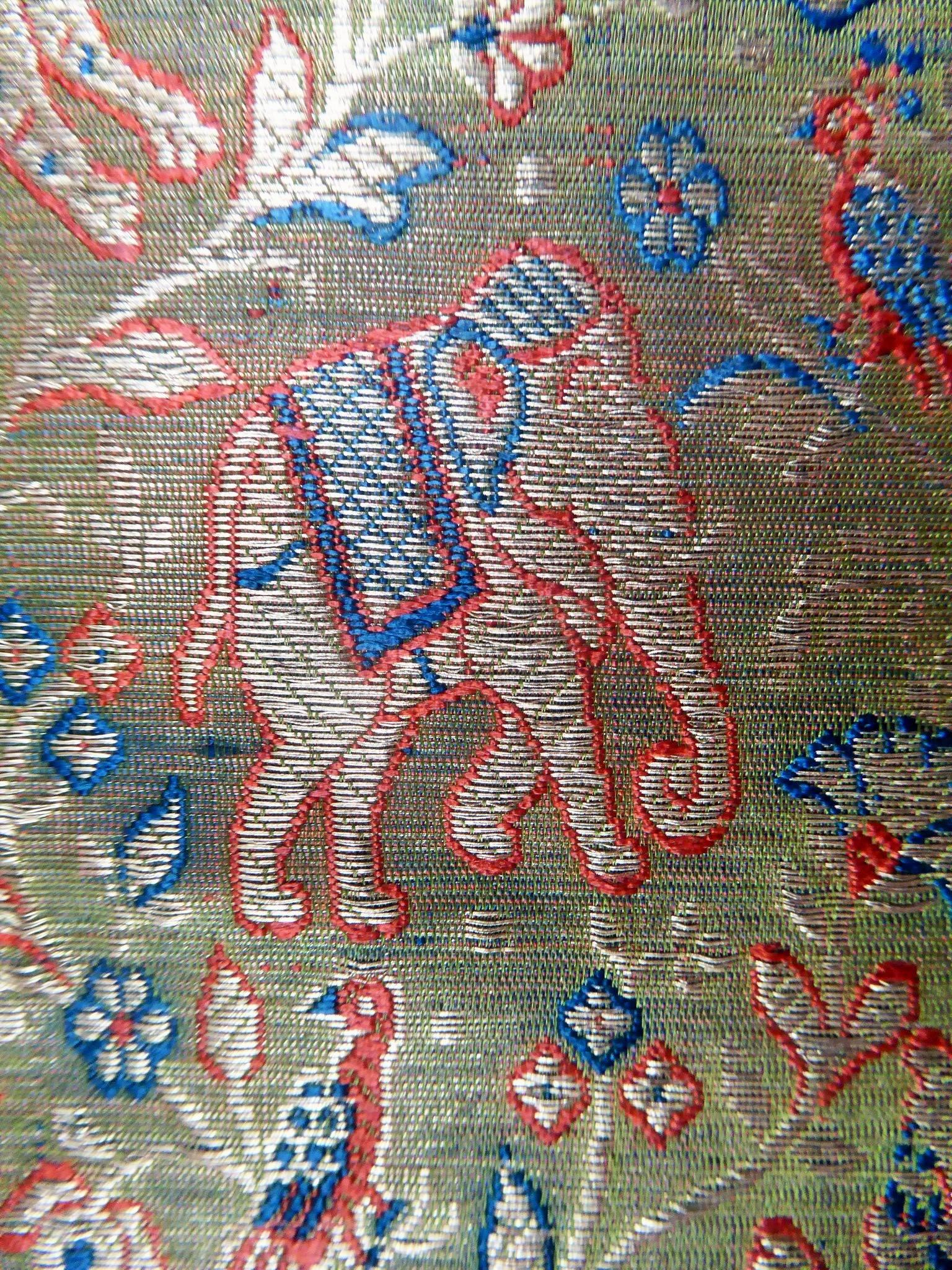 Tigers and elephants embroidered gold Zari shawl India, 20th Century 3