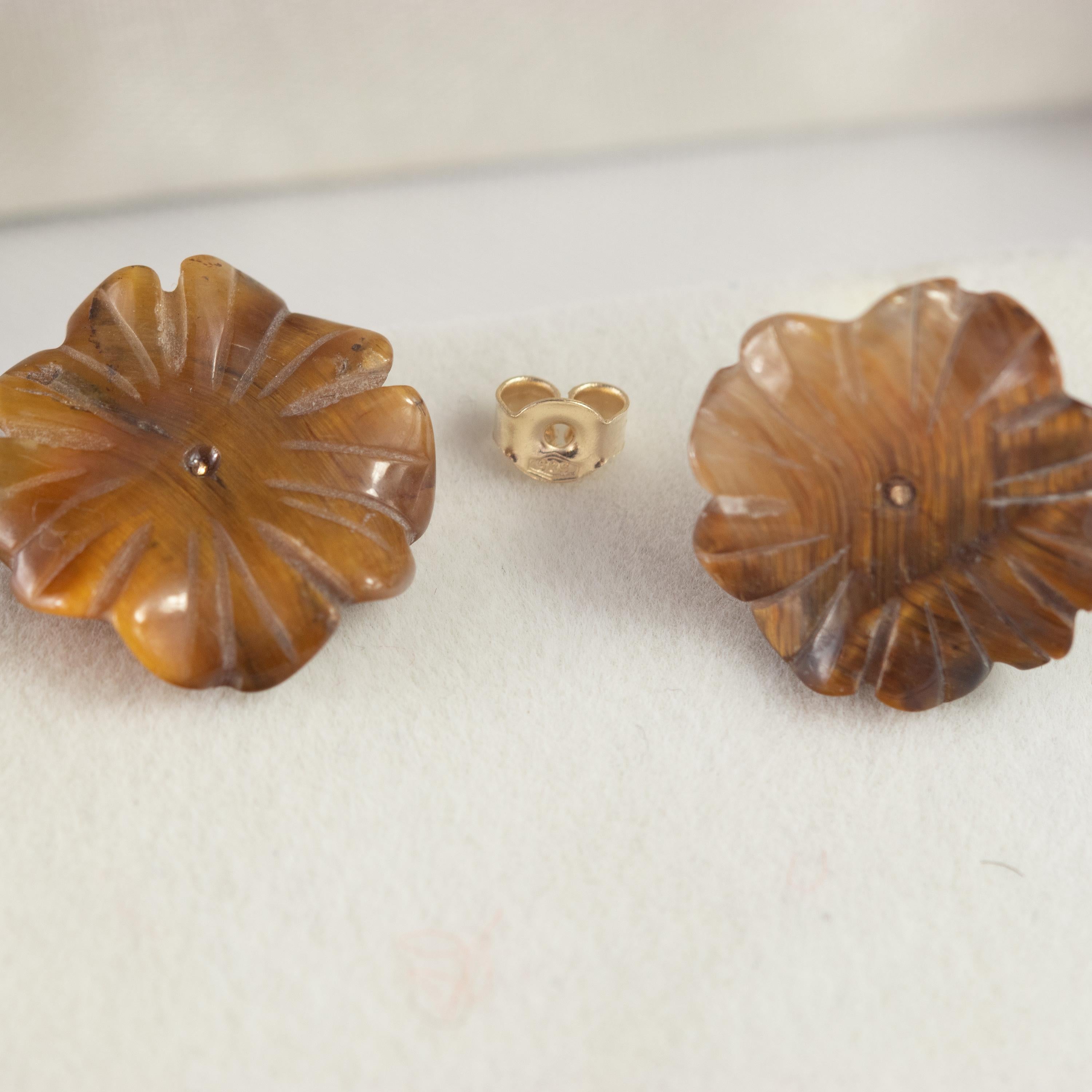 Mixed Cut Tiger's Eye Brown Flower 14 Karat Yellow Gold Carved Chic Stud Handmade Earrings For Sale