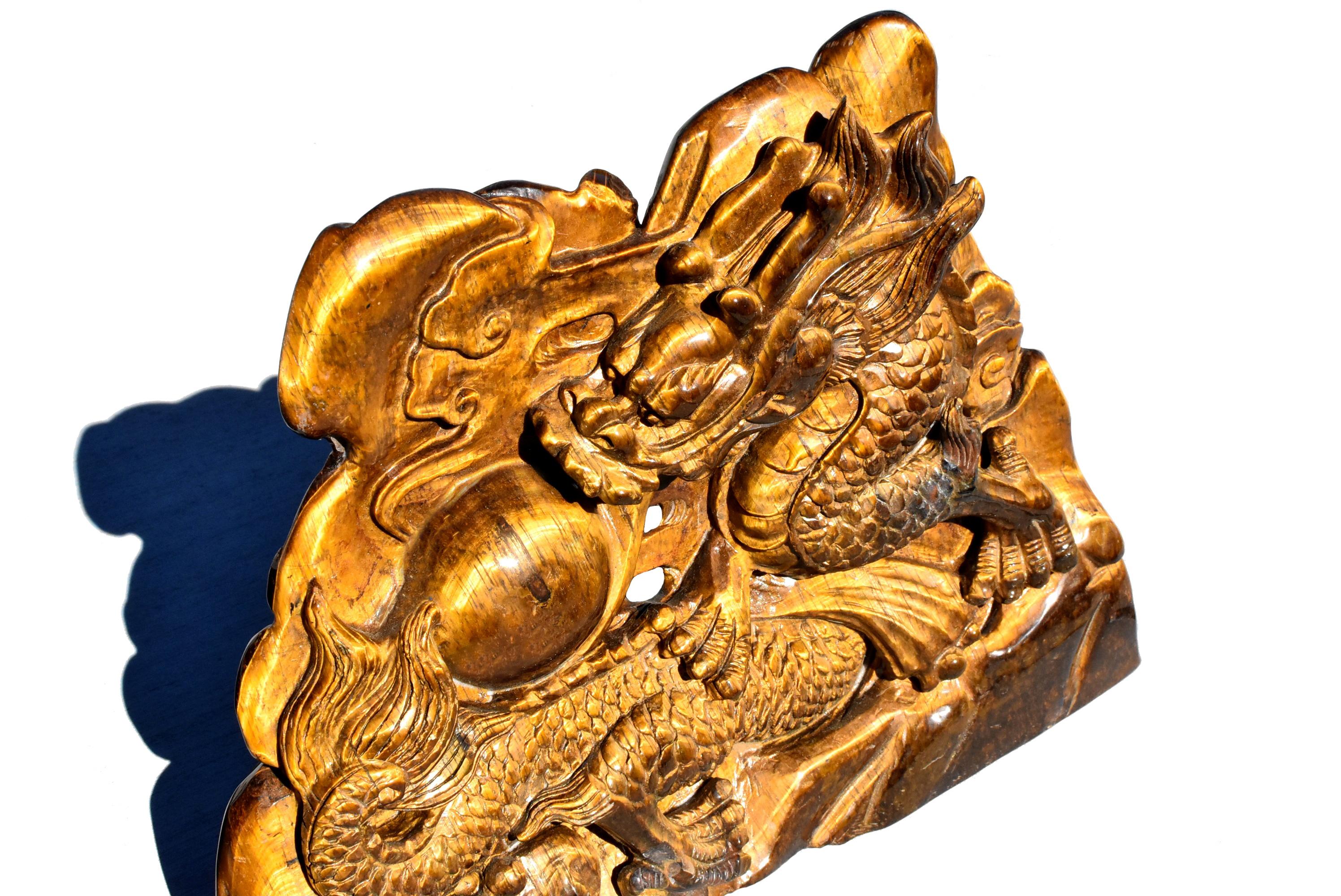 Tiger's Eye Dragon Statue 2.2 Lb Hand Carved In Excellent Condition For Sale In Somis, CA