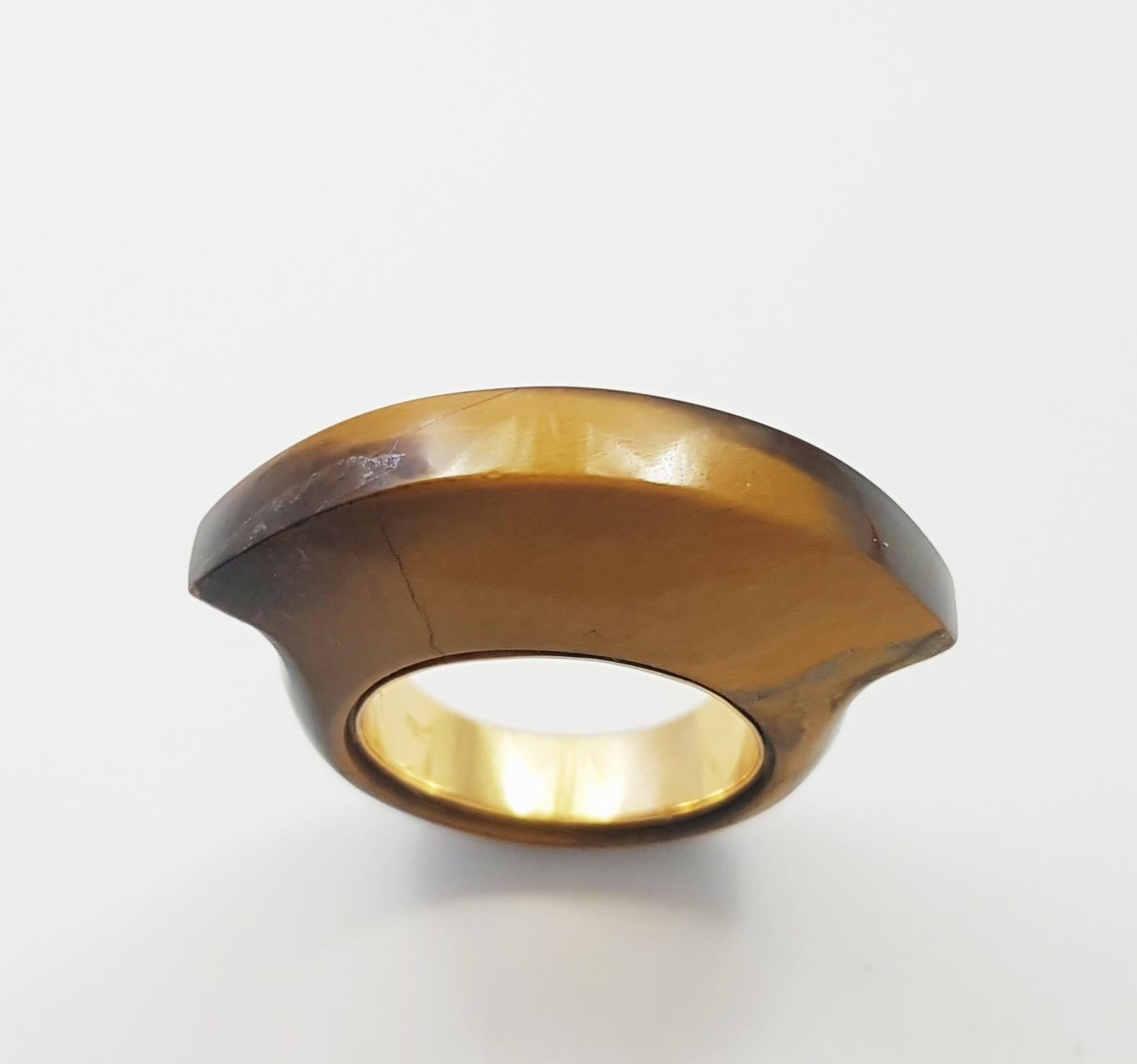Tigerauge-Ring in 18 Karat Gold gefasst im Angebot 10