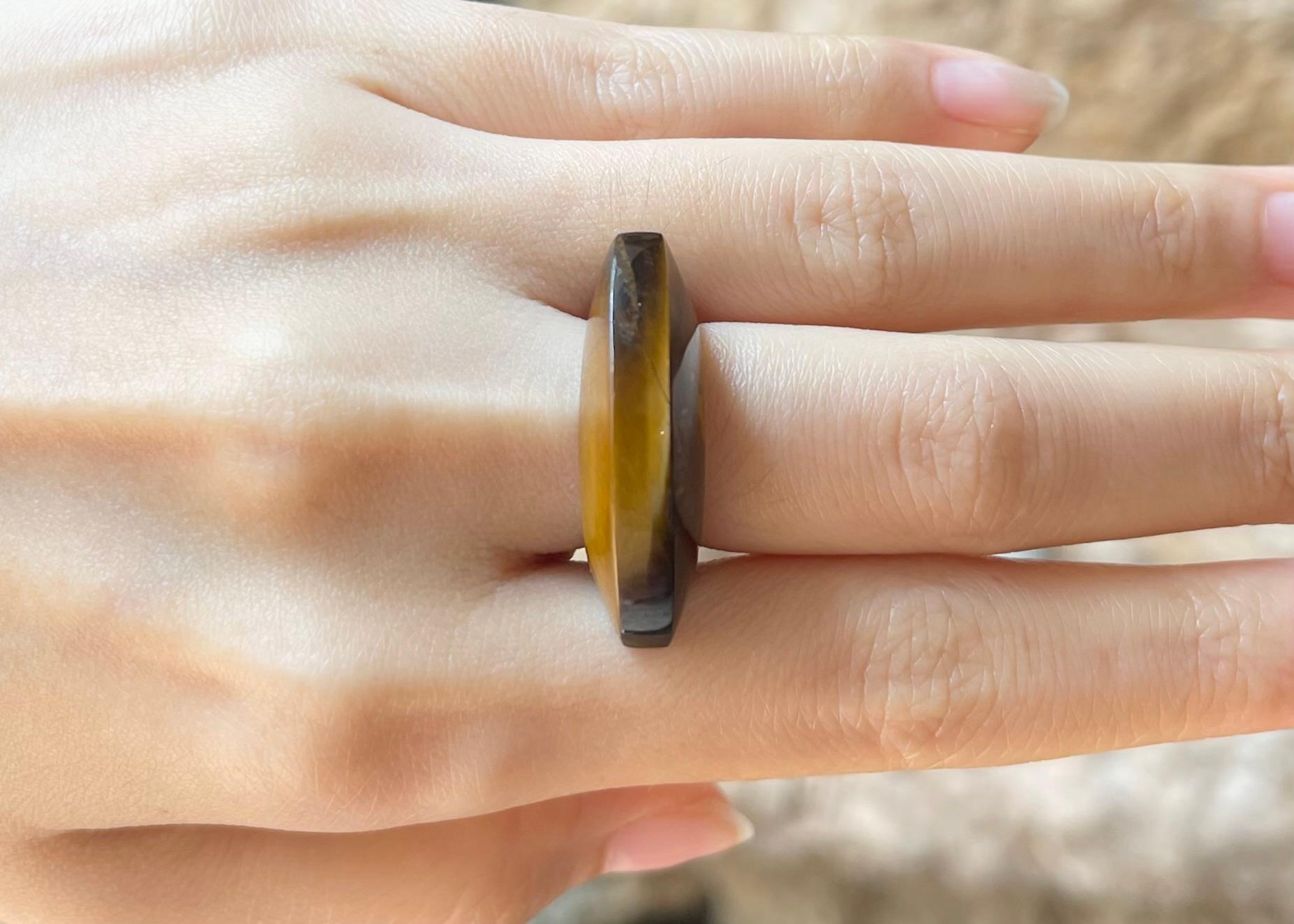 Tigerauge-Ring in 18 Karat Gold gefasst (Zeitgenössisch) im Angebot