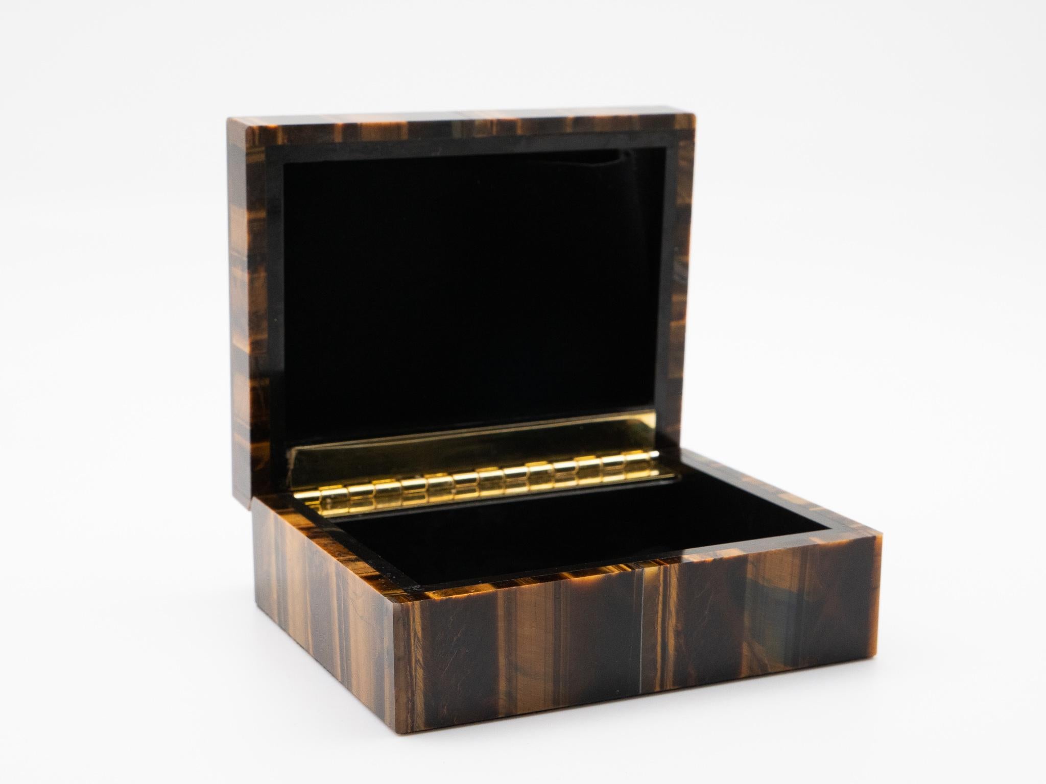 Tiger's eye semi-precious stone box with hinged lid, 3.5