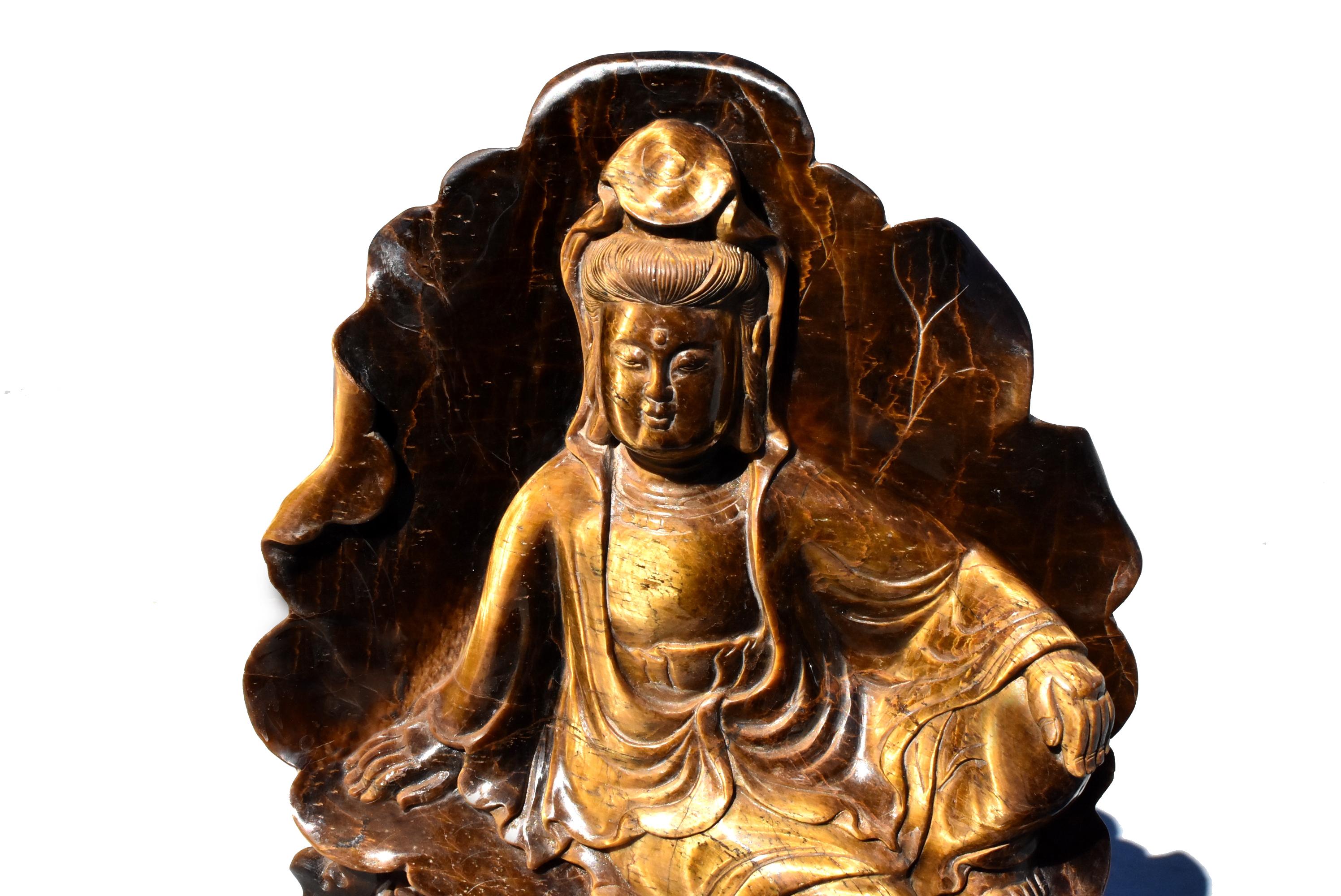 Tigerauge Wasser Mond Guan Yin Avalokiteshvara Buddha-Statue aus Tigerauge (Handgeschnitzt) im Angebot
