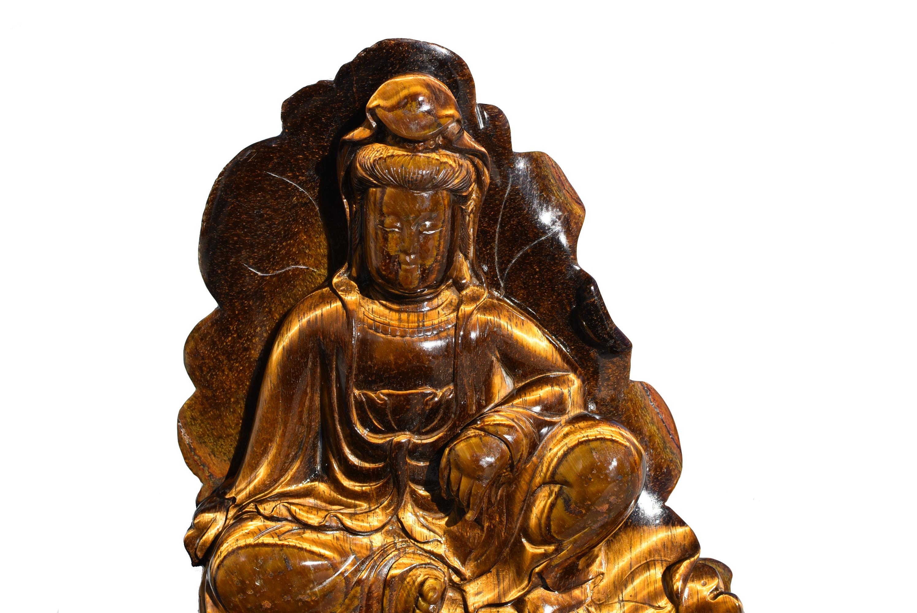 Statue Guan Yin Avalokiteshvara œil de tigre en lune d'eau en vente 5