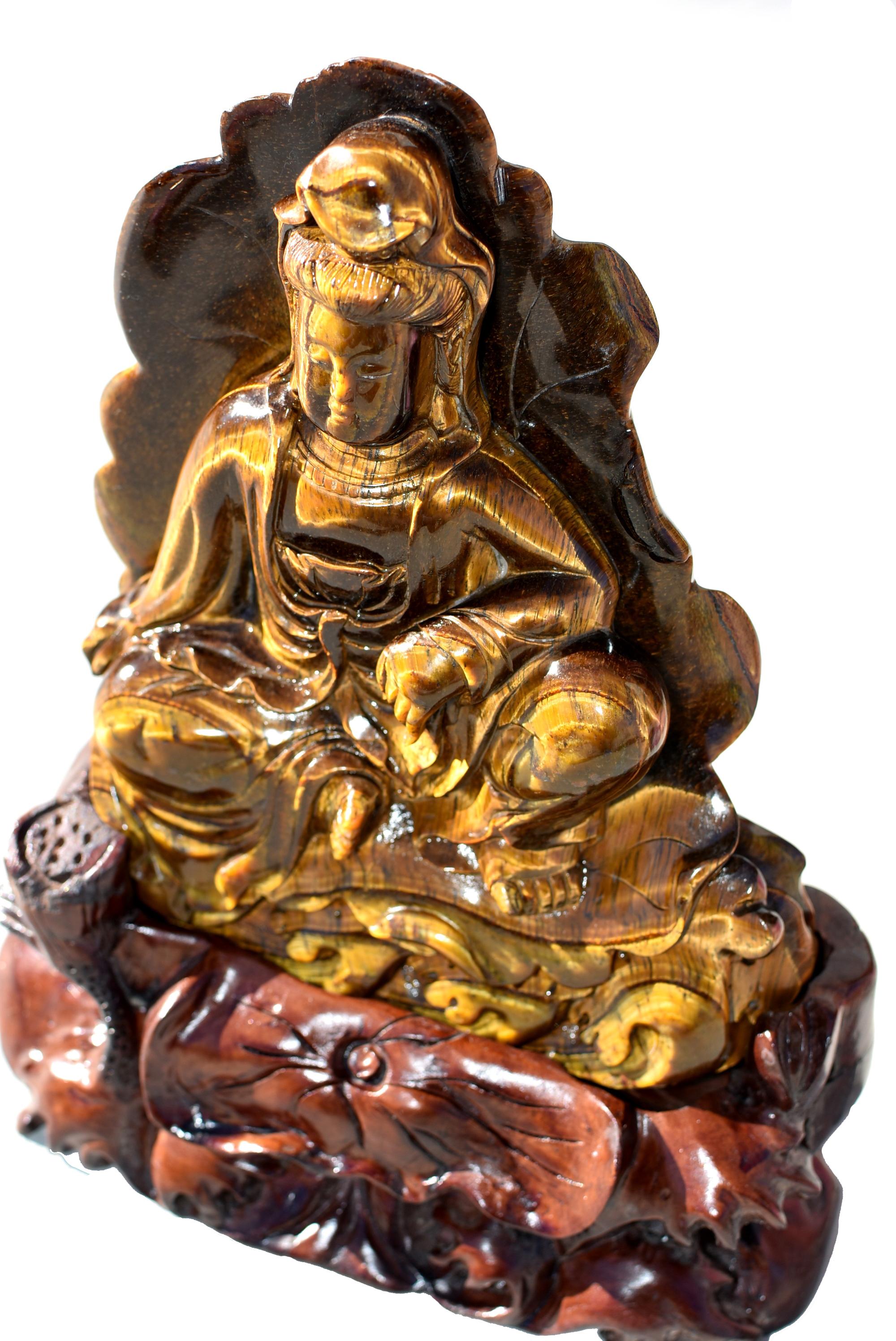 Statue Guan Yin Avalokiteshvara œil de tigre en lune d'eau en vente 8