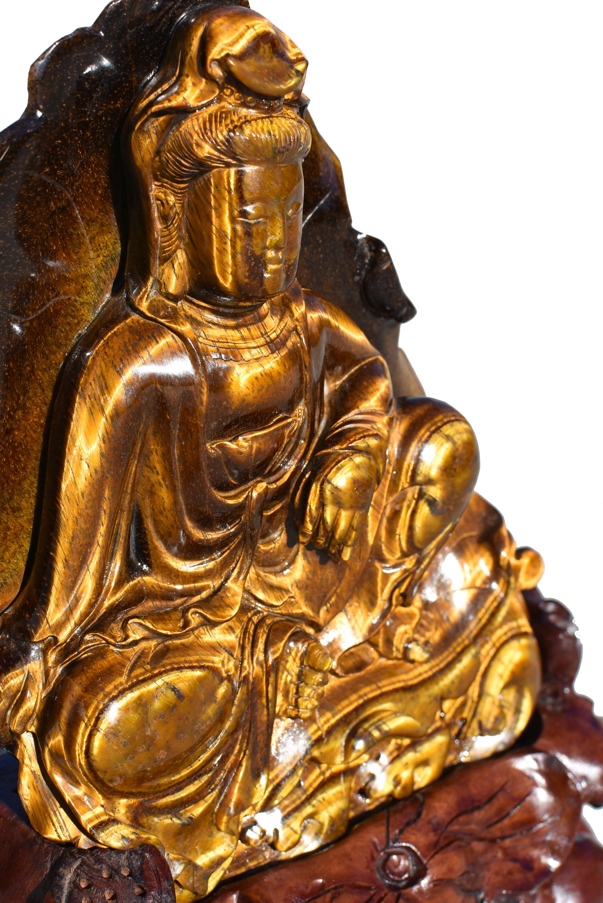 Chinois Statue Guan Yin Avalokiteshvara œil de tigre en lune d'eau en vente