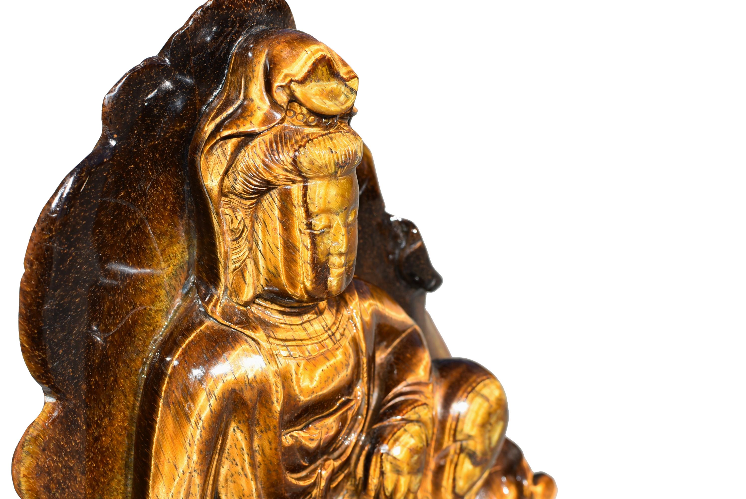Sculpté à la main Statue Guan Yin Avalokiteshvara œil de tigre en lune d'eau en vente