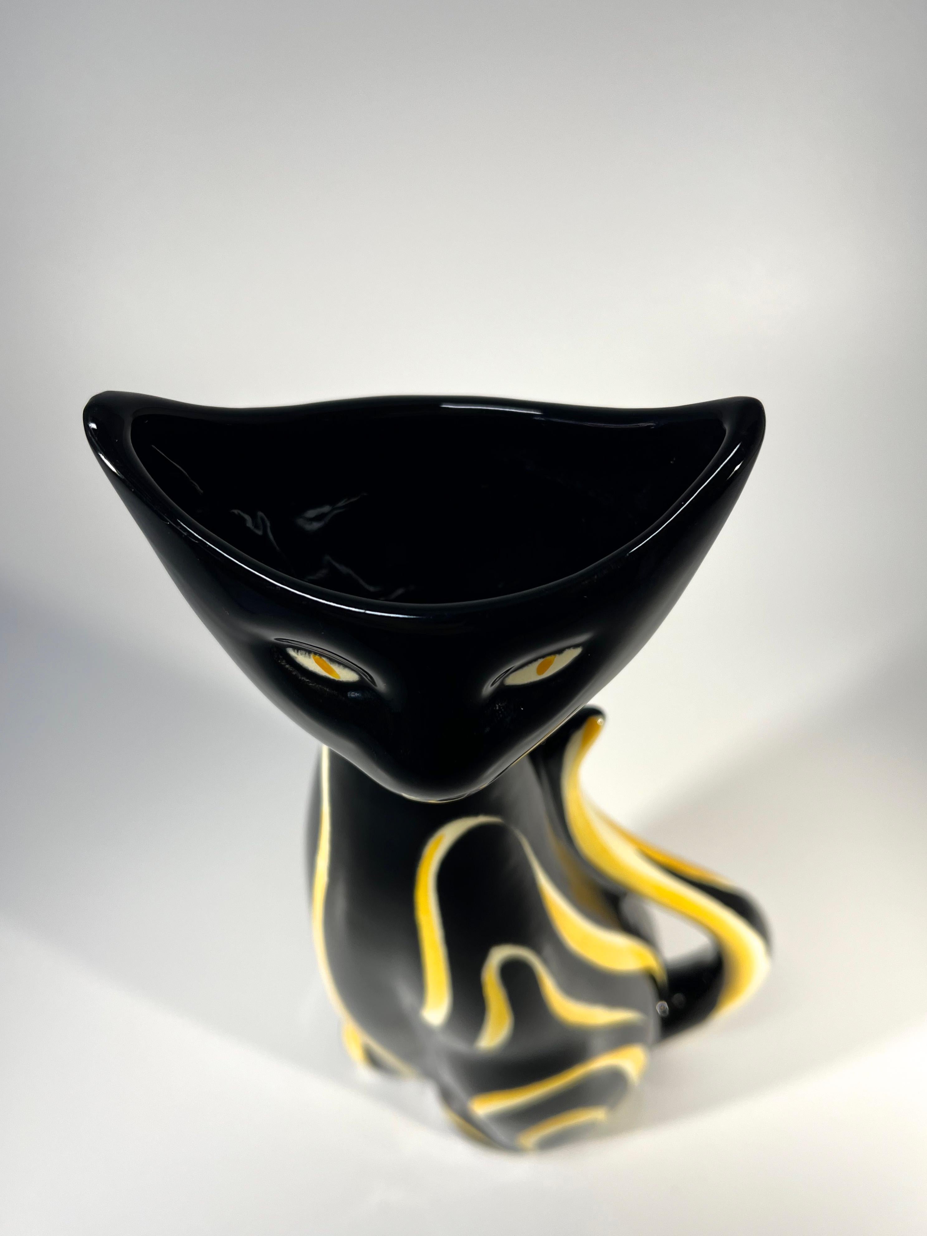 Tigris Cat Vase By Anneleise Beckh For Schmider, West Germany 1950’s In Excellent Condition For Sale In Rothley, Leicestershire