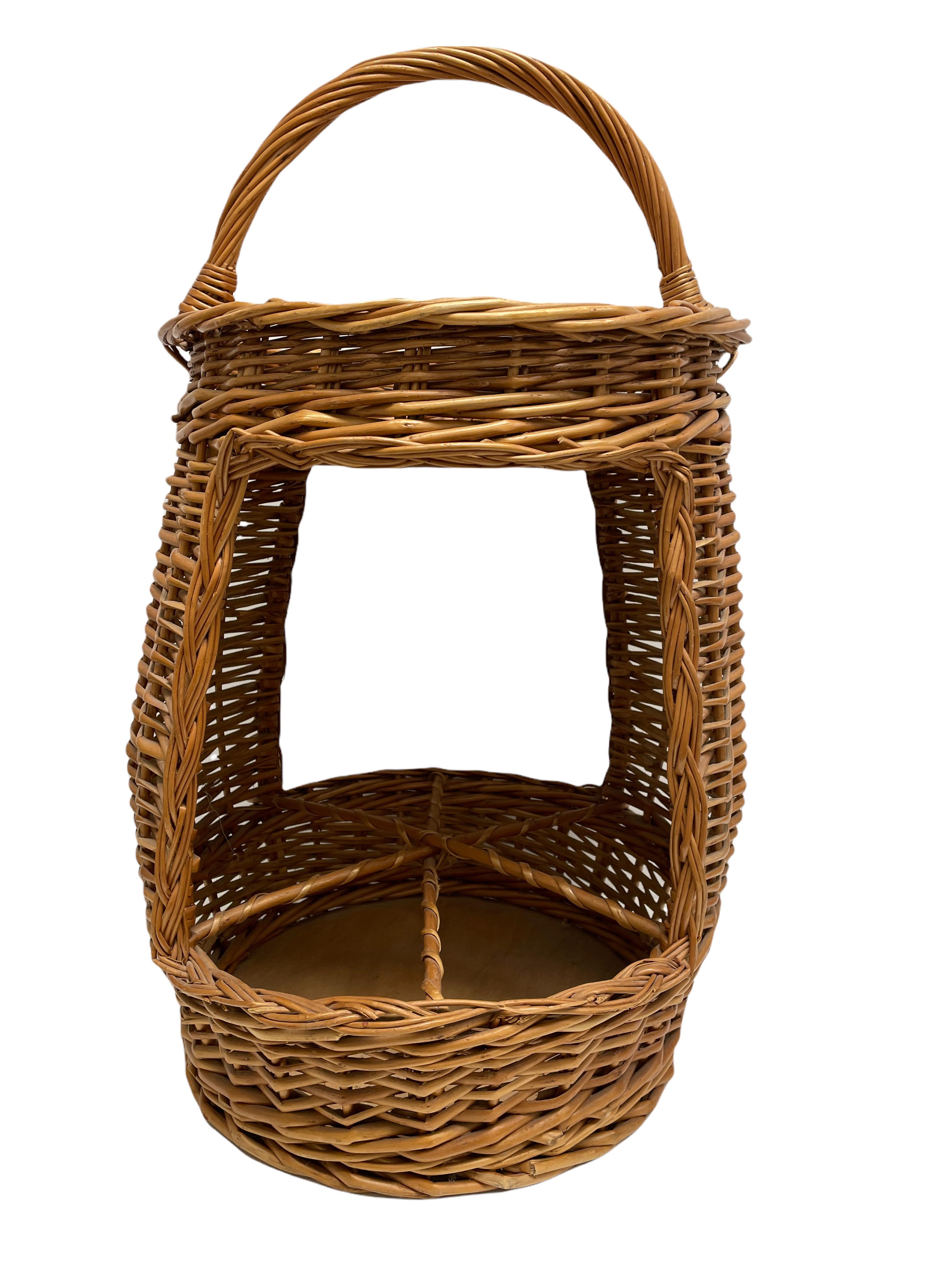 Tiki Bar Bottle Wine Rack, Wine Storage Wine Basket in Wicker & Wood, German For Sale 3