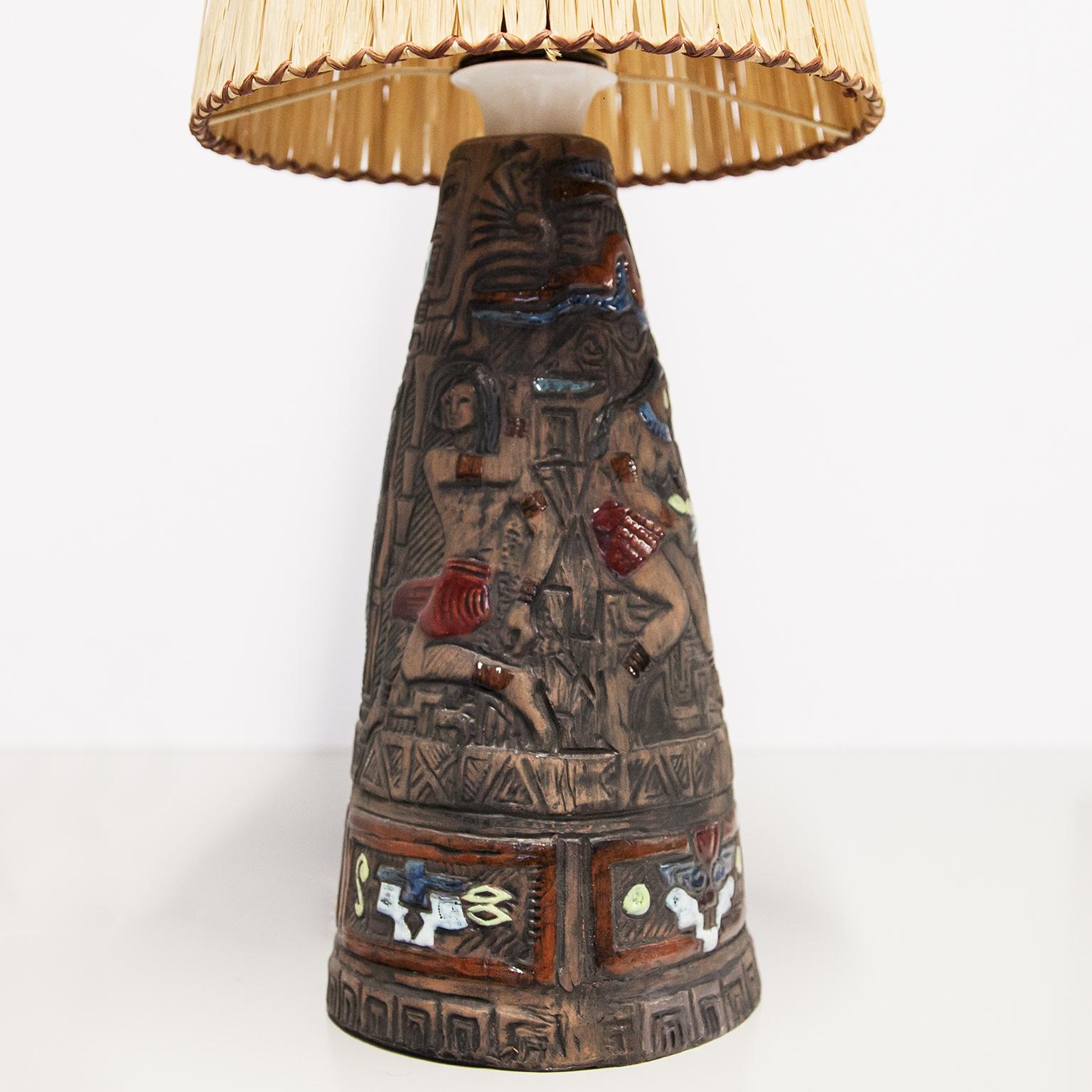 Suédois Lampe de table en céramique Tiki 1950s en vente