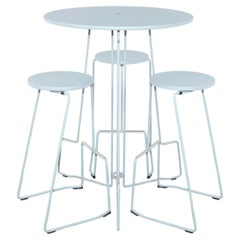 Tiki Table small & 3 Tiki Stools